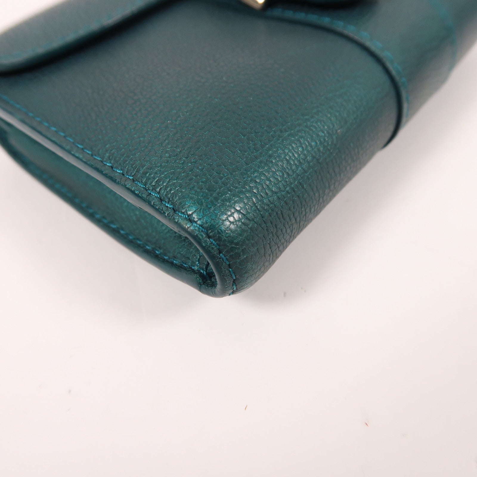 Delvaux 【激減優惠】牛皮皮革Wallet扣錢包綠色