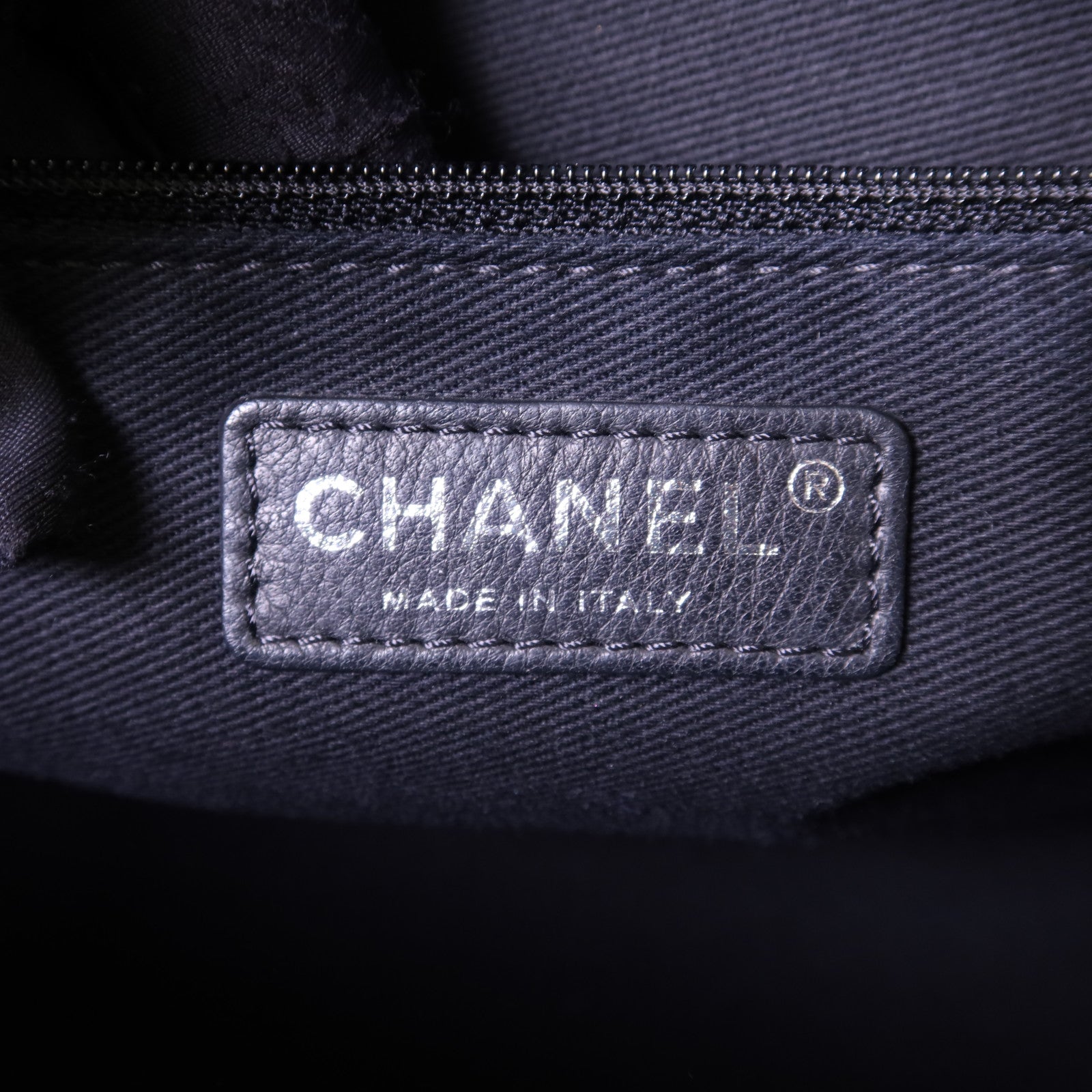 CHANEL 牛皮皮革Shoulder Bag銀扣鏈帶肩背袋