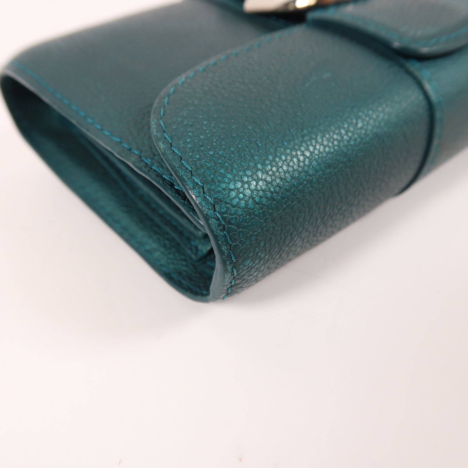 Delvaux 【激減優惠】牛皮皮革Wallet扣錢包綠色