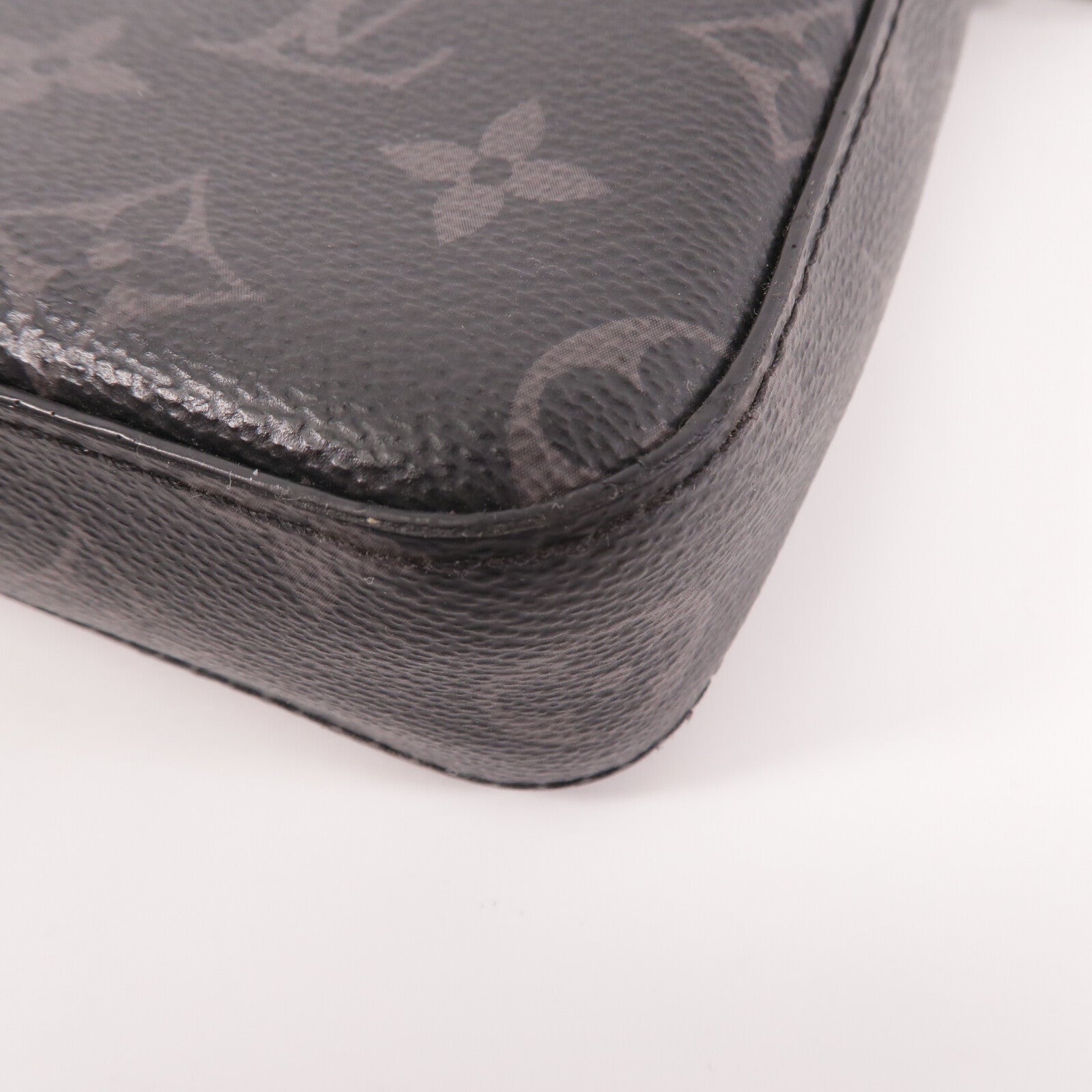 LOUIS VUITTON Monogram Eclipse Reverse Trio Messenger銀扣肩背袋灰色