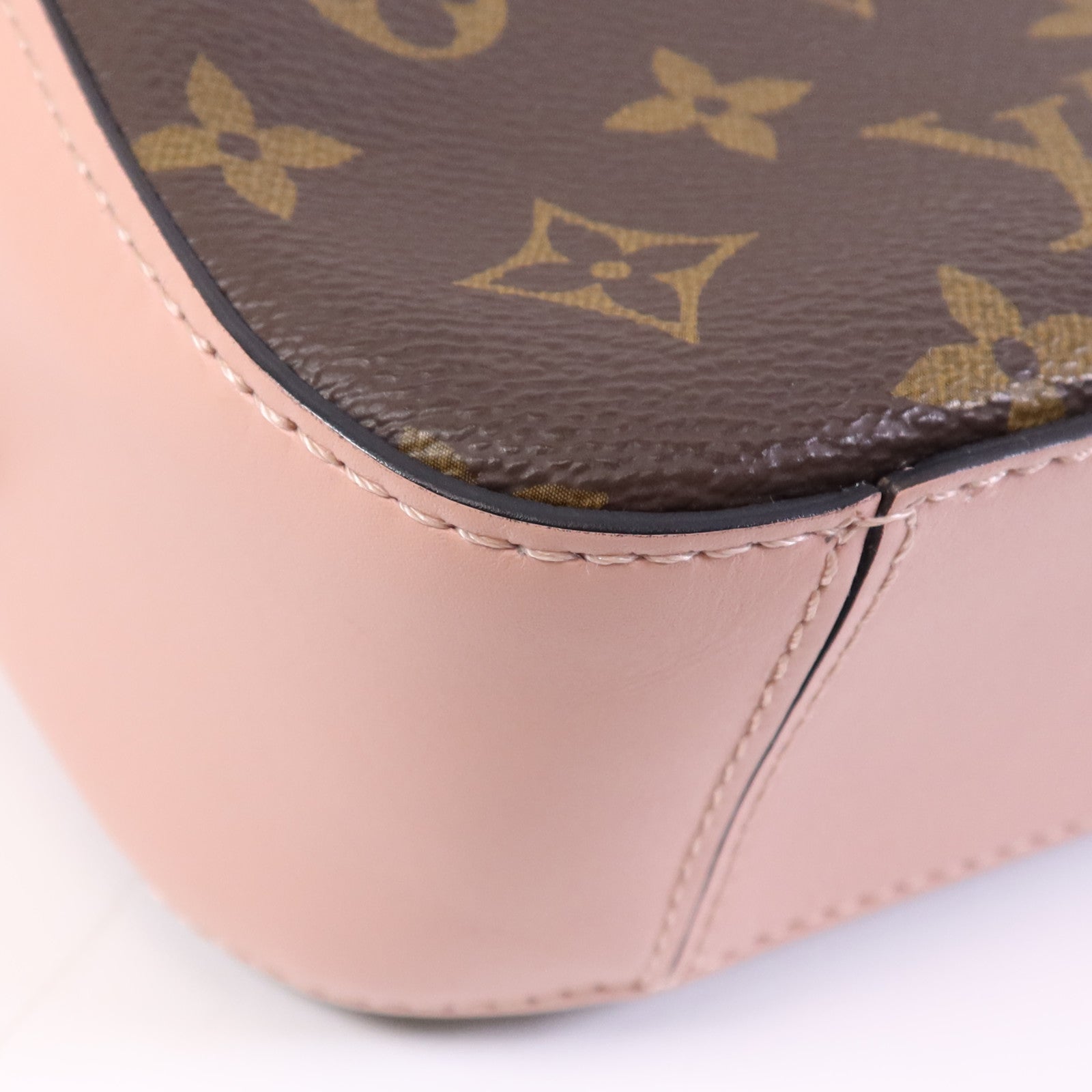 LOUIS VUITTON Monogram Saintonge金扣肩背袋
