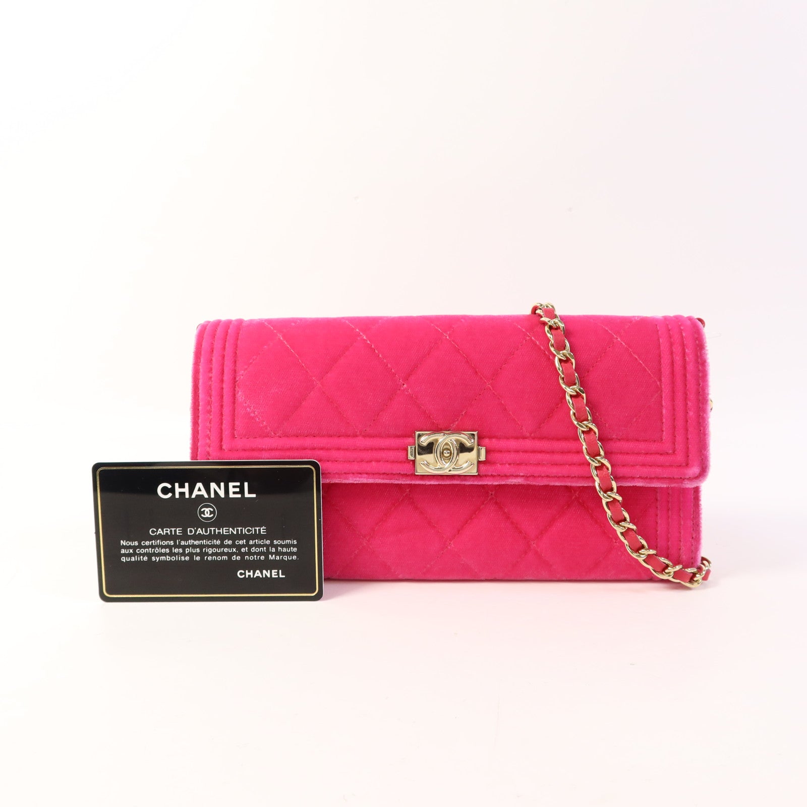 CHANEL 天鵝絨Boy WOC Wallet On Chain銀扣肩背袋