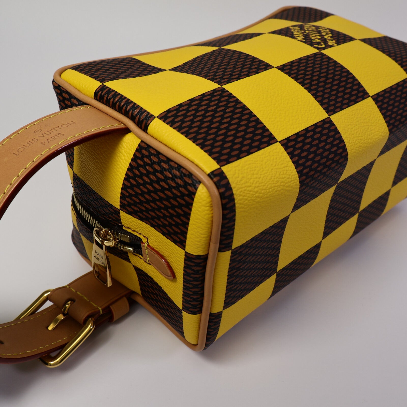 LOUIS VUITTON Damier Pop Locker Dopp Kit Toilet Pouch手拿包