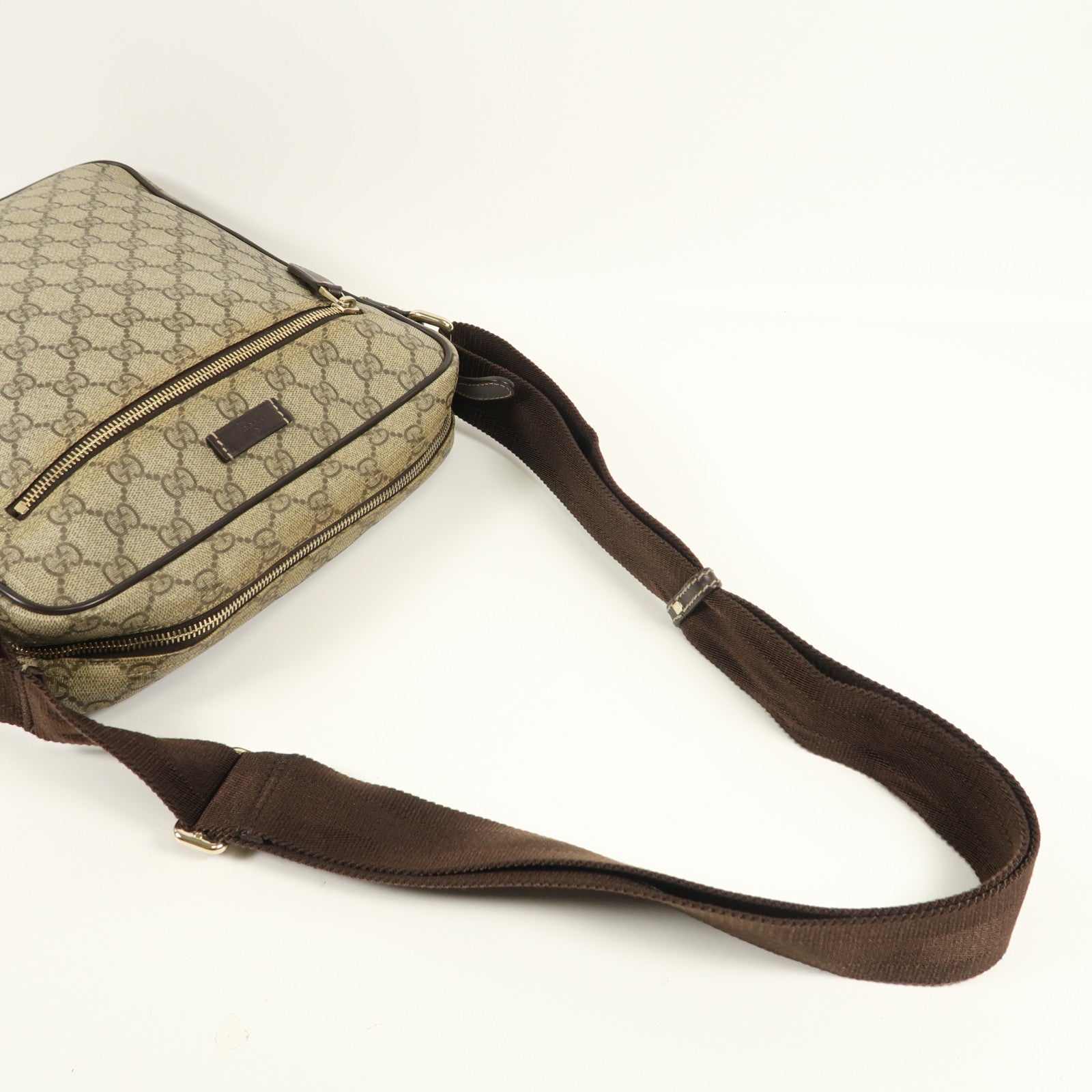 GUCCI 塗層帆布Shoulder Bag金扣肩背袋