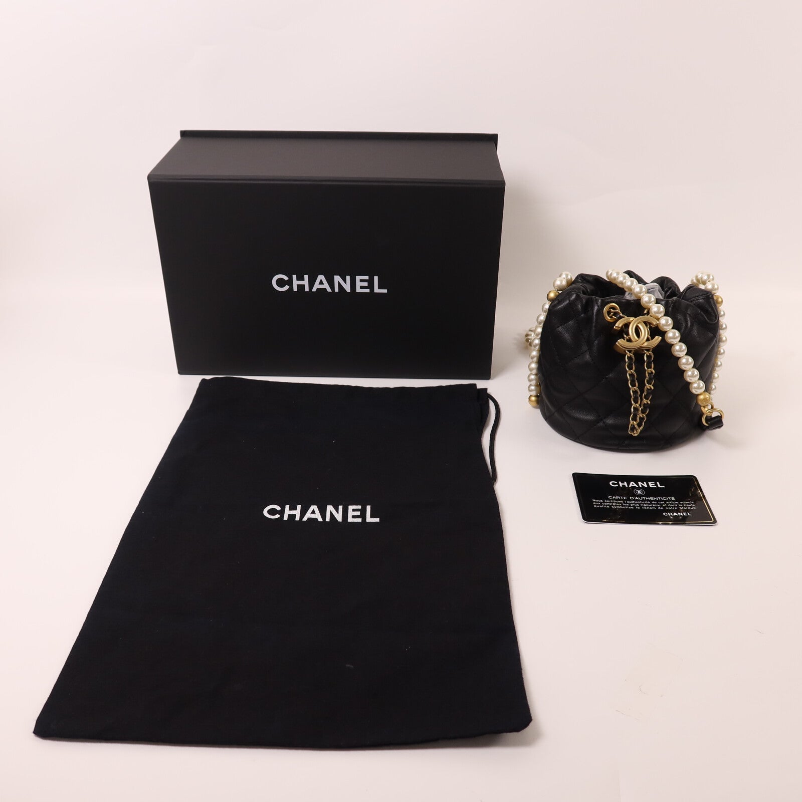 CHANEL 牛皮皮革Mini Pearl Bucket Bag金扣肩背袋
