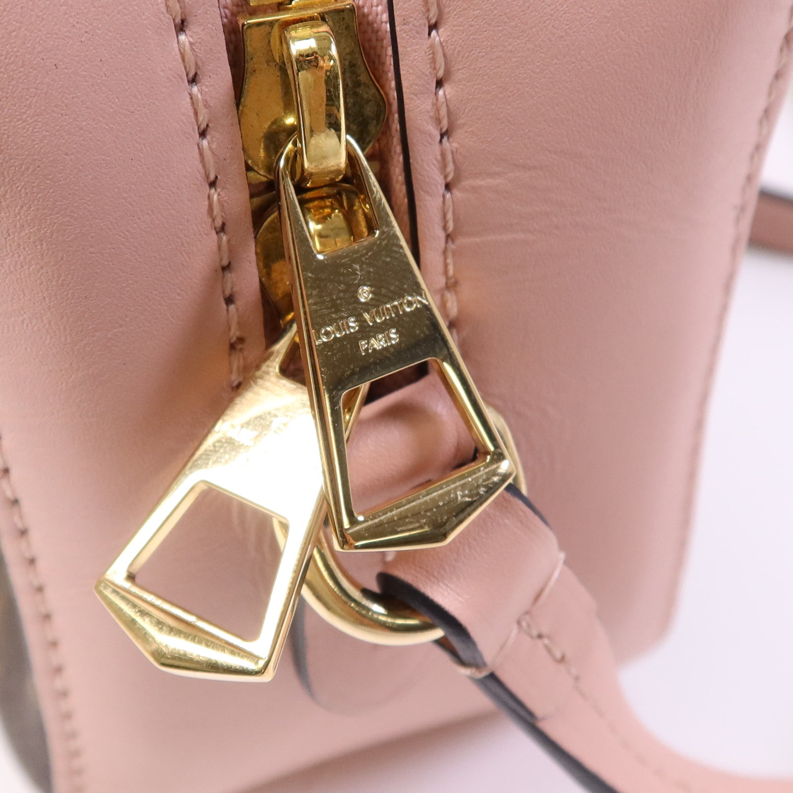 LOUIS VUITTON Monogram Saintonge金扣肩背袋