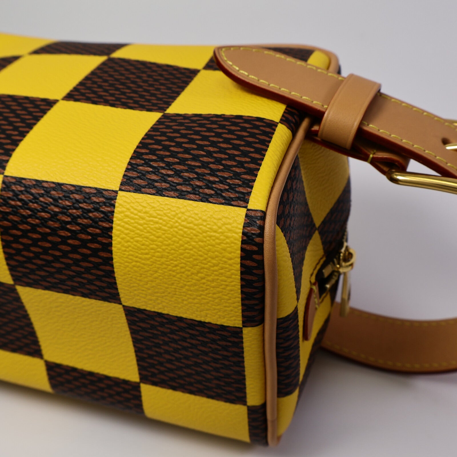 LOUIS VUITTON Damier Pop Locker Dopp Kit Toilet Pouch手拿包