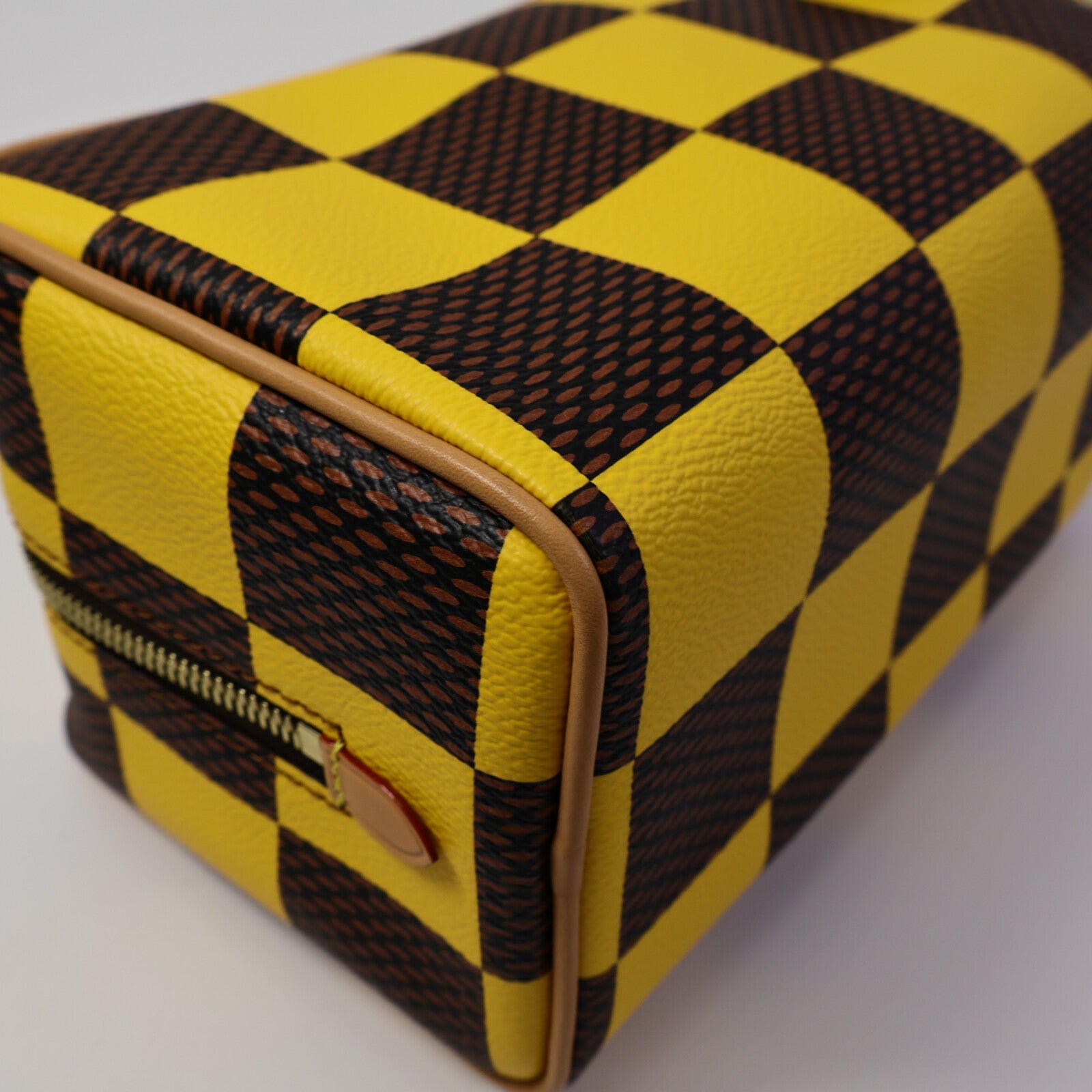 LOUIS VUITTON Damier Pop Locker Dopp Kit Toilet Pouch手拿包