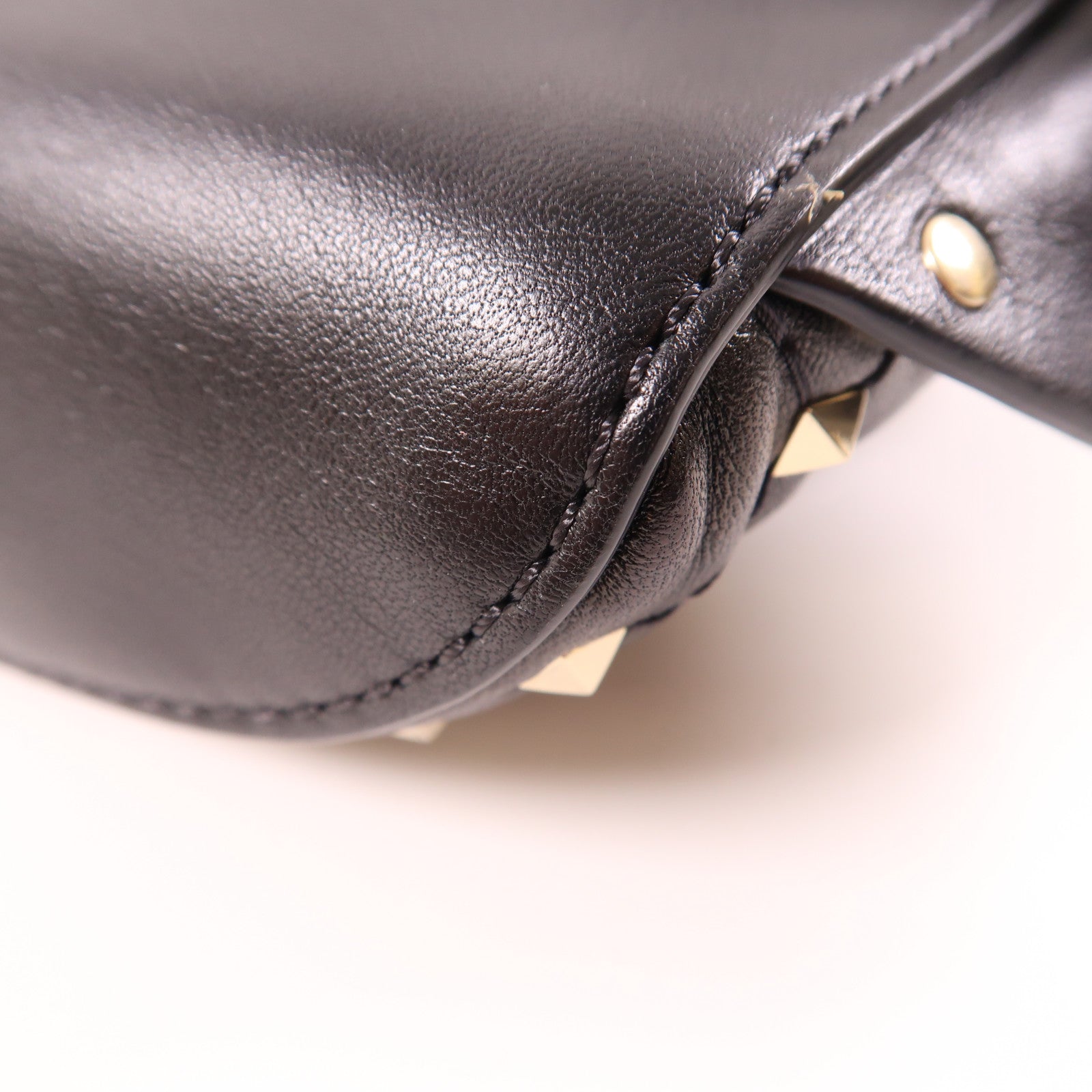 Valentino 【激減優惠】牛皮皮革Waist Bag金扣腰包黑色