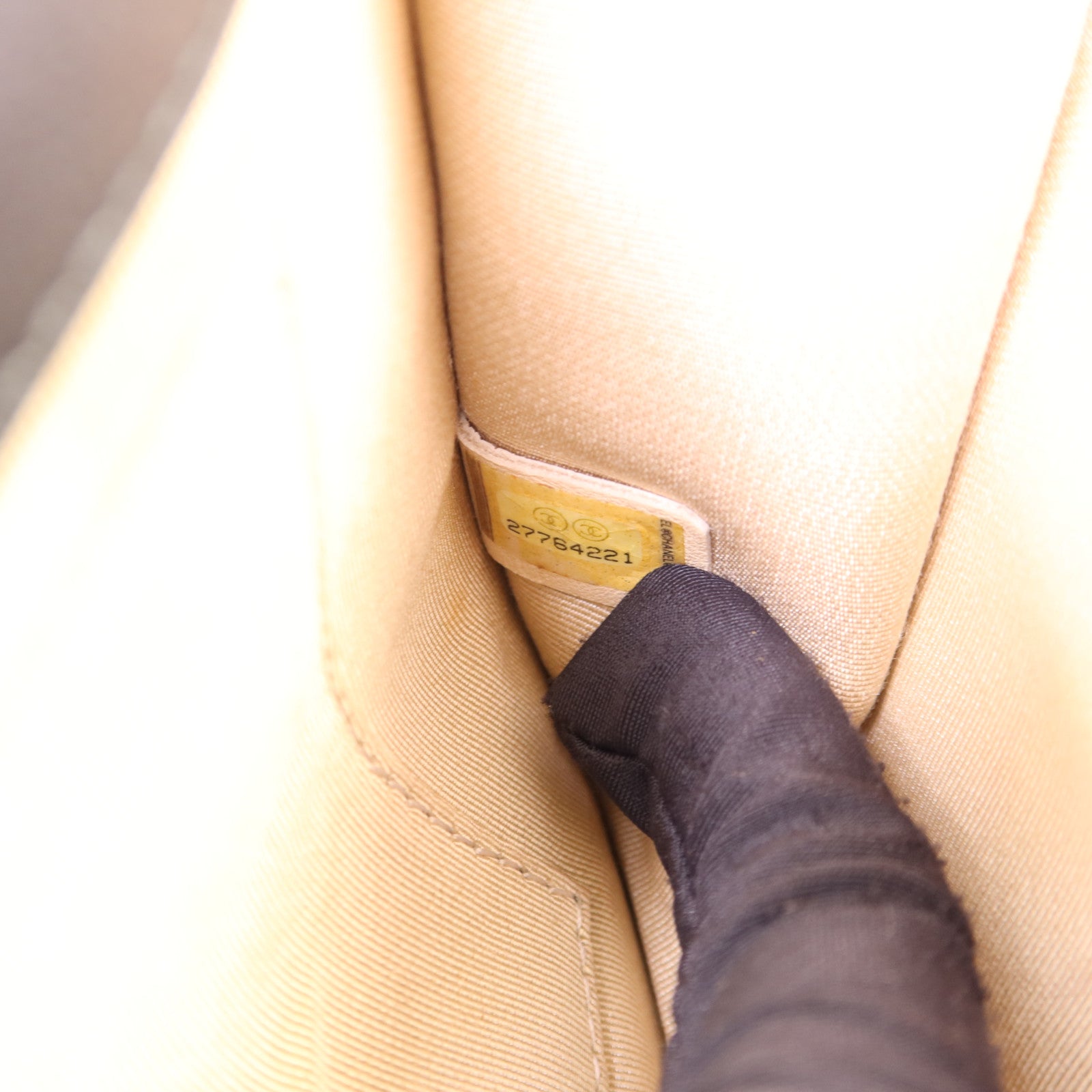 CHANEL 牛皮皮革Shoulder Bag金扣鏈帶肩背袋