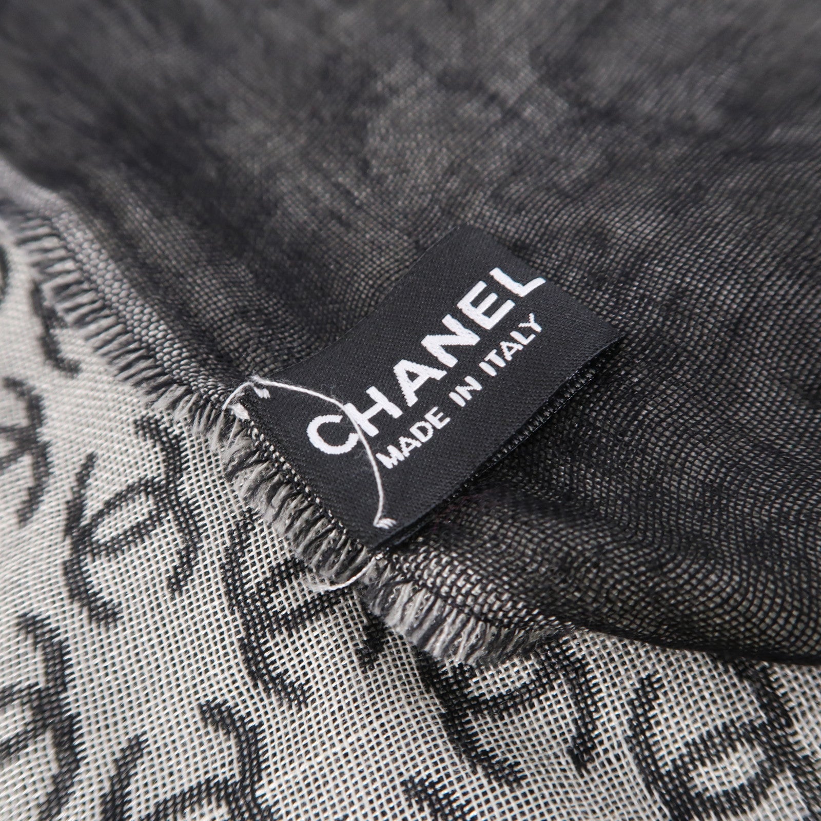 CHANEL 【激減優惠】絲質/羊絨Scarf圍巾黑色/白色