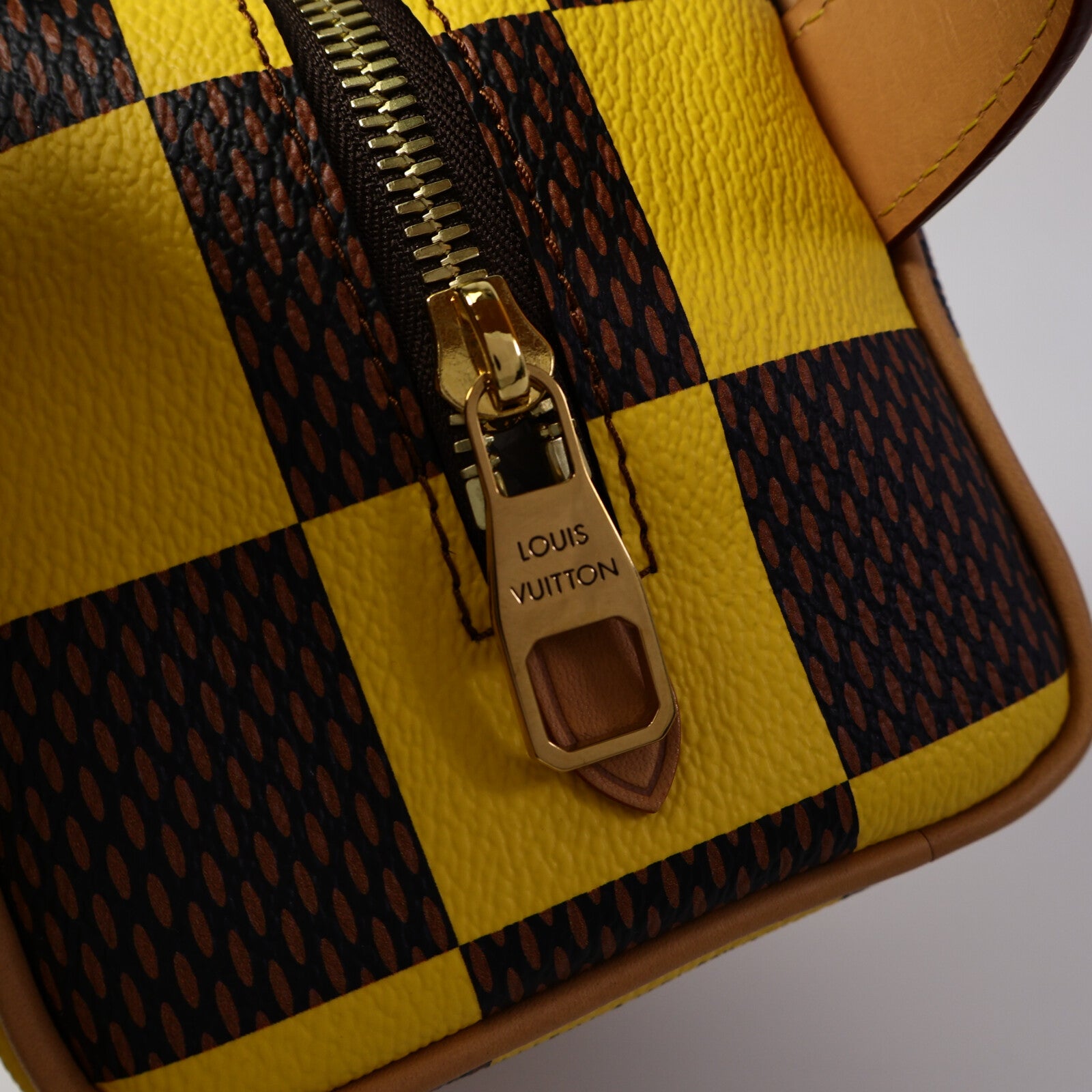 LOUIS VUITTON Damier Pop Locker Dopp Kit Toilet Pouch手拿包