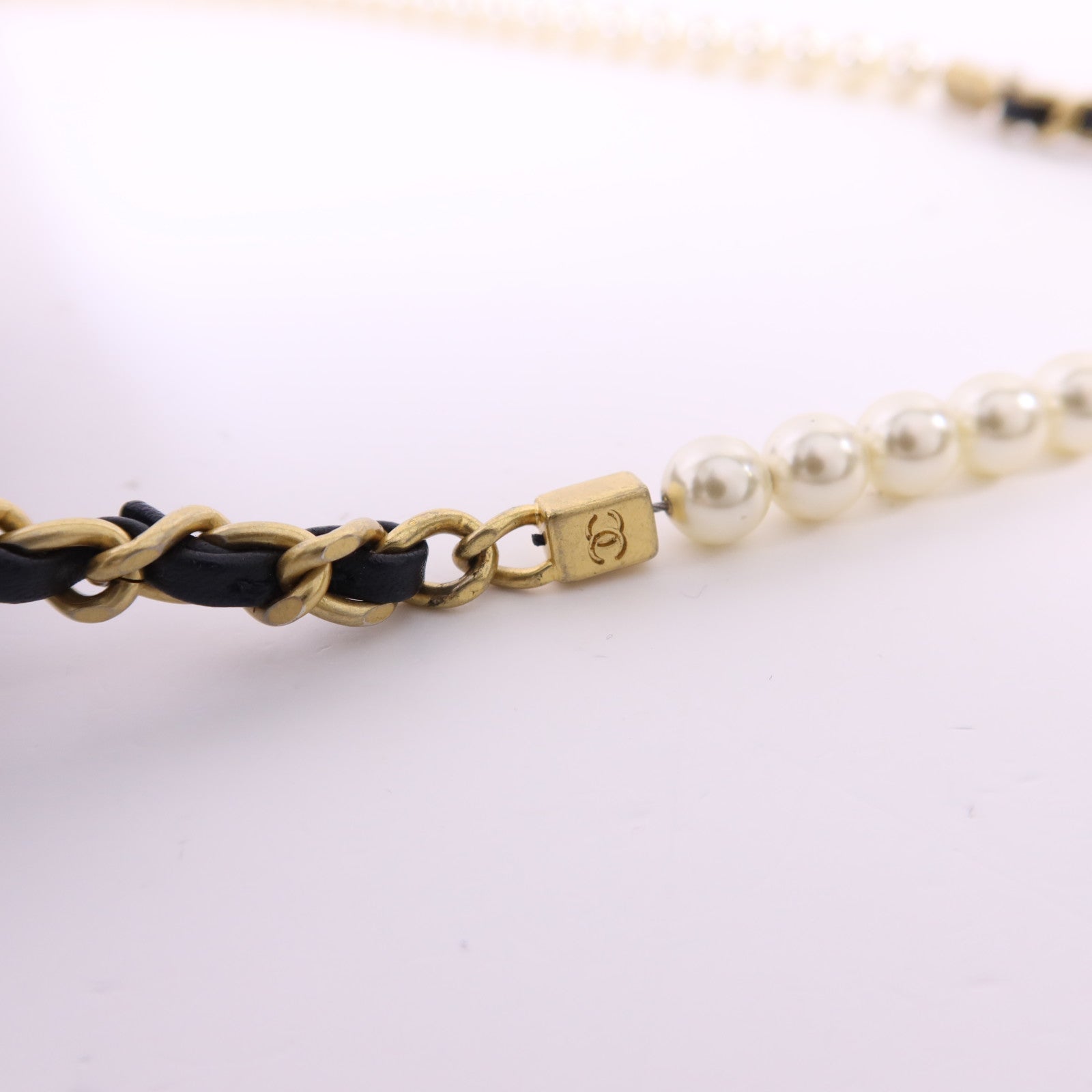 CHANEL 牛皮皮革Shoulder Bag金扣鏈帶肩背袋