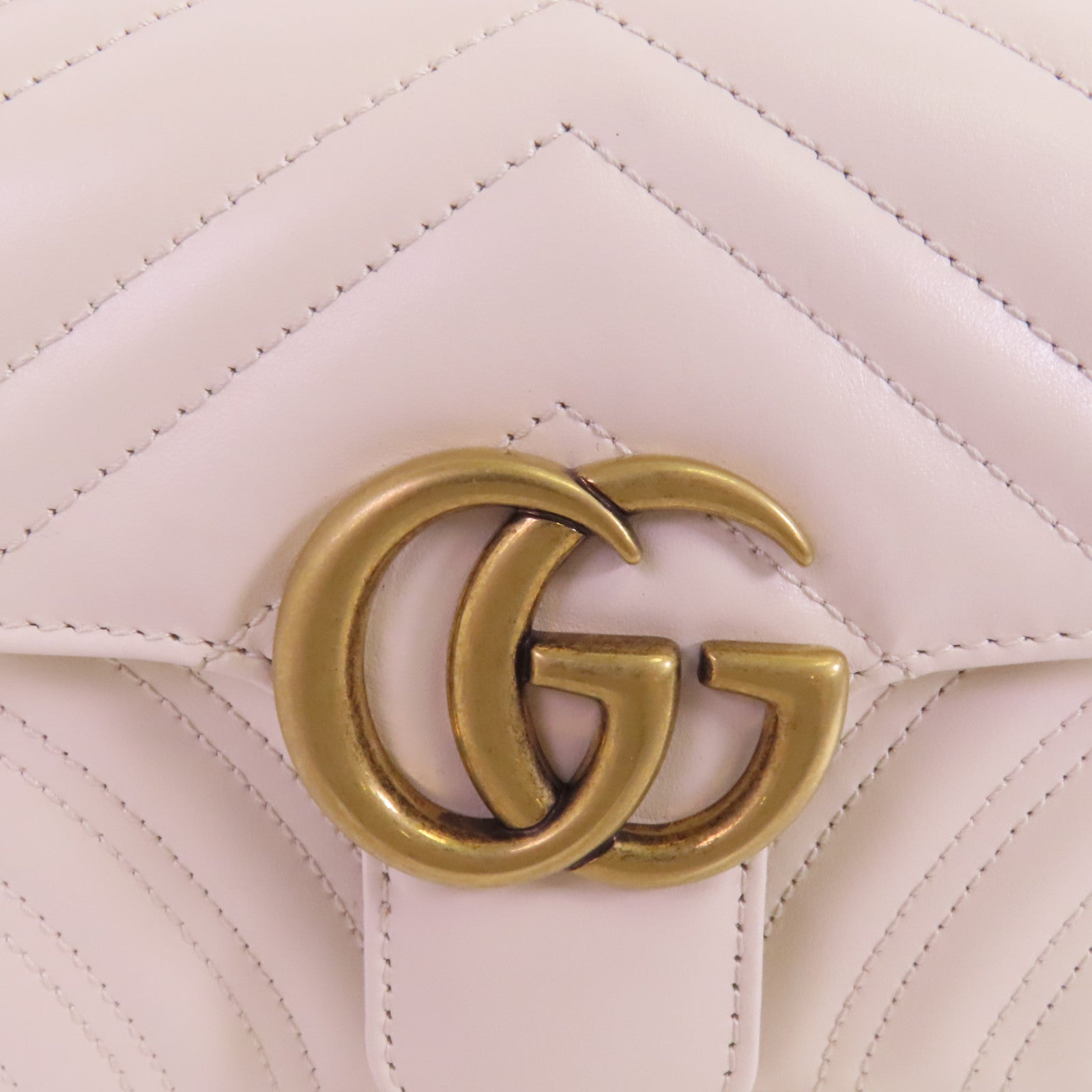 GUCCI 牛皮皮革GG Marmont金扣鏈帶肩背袋