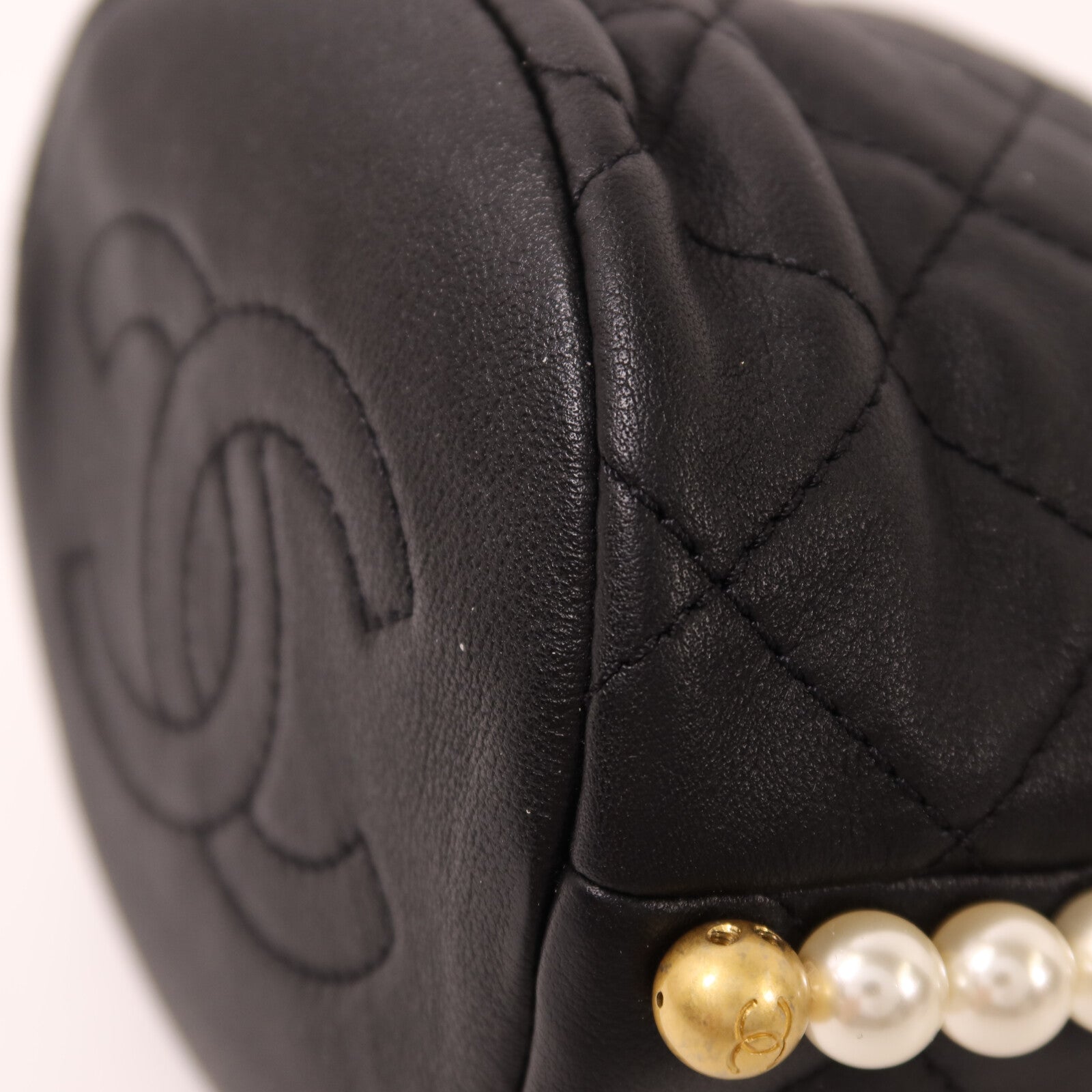 CHANEL 牛皮皮革Mini Pearl Bucket Bag金扣肩背袋