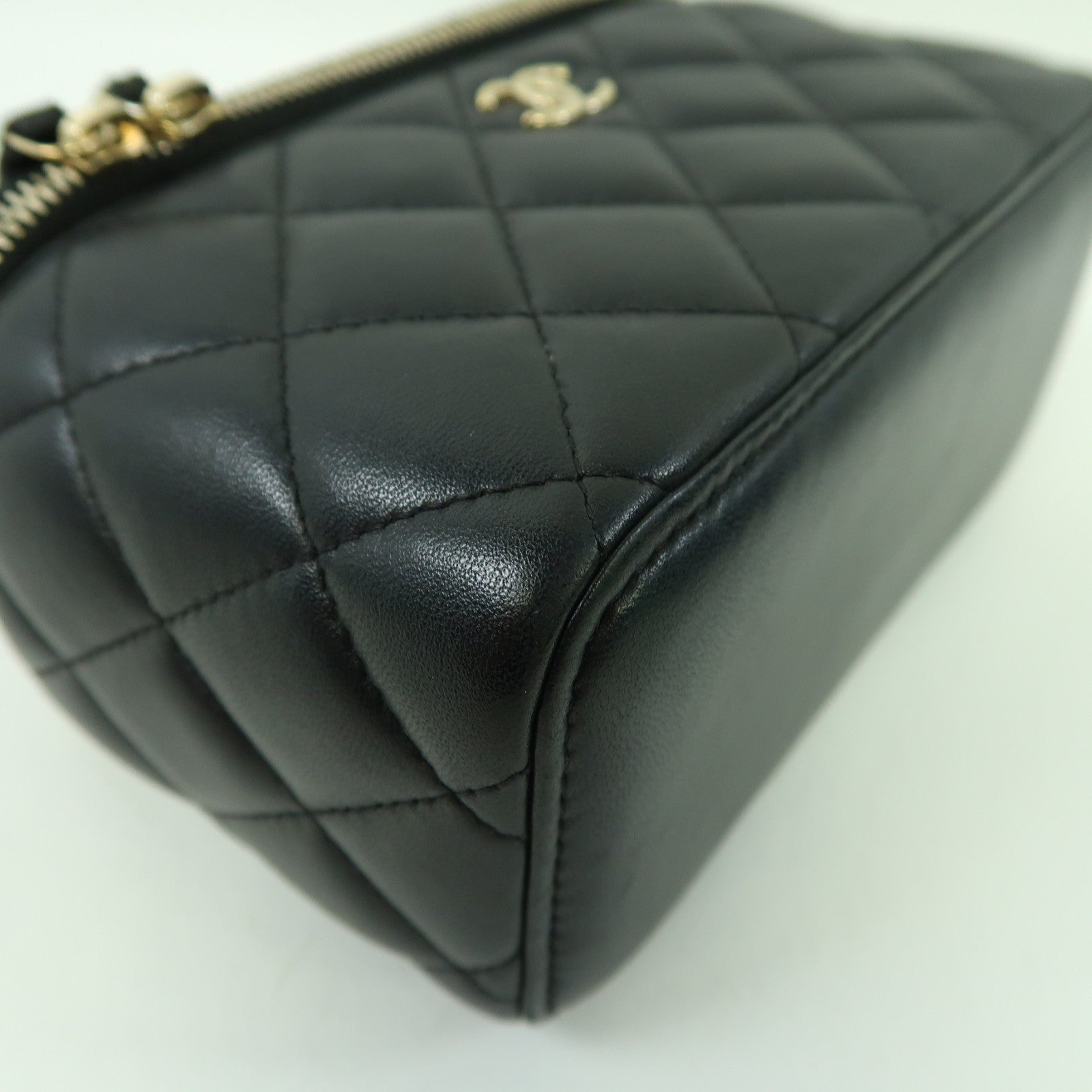 CHANEL 菱格牛皮皮革Vanity Case金扣手挽肩背兩用袋黑色