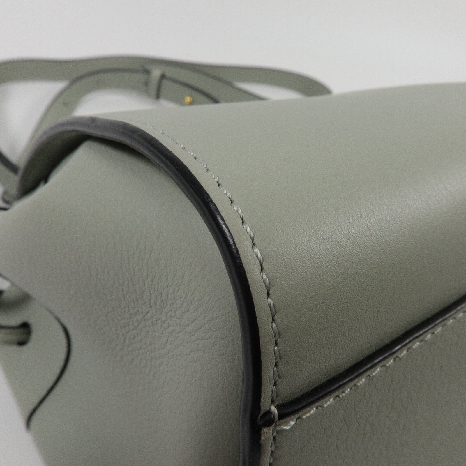 LOEWE 牛皮皮革Mini Hammock Drawstring手挽肩背兩用袋