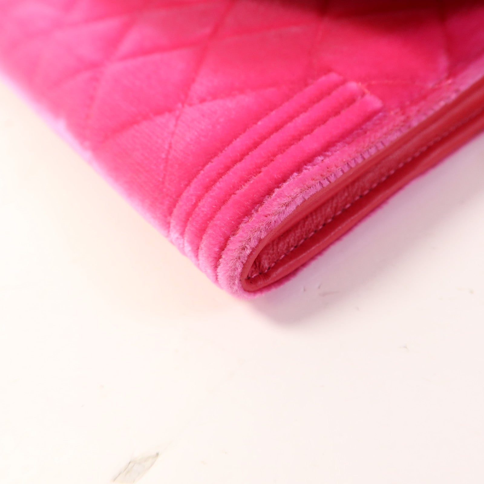 CHANEL 天鵝絨Boy WOC Wallet On Chain銀扣肩背袋