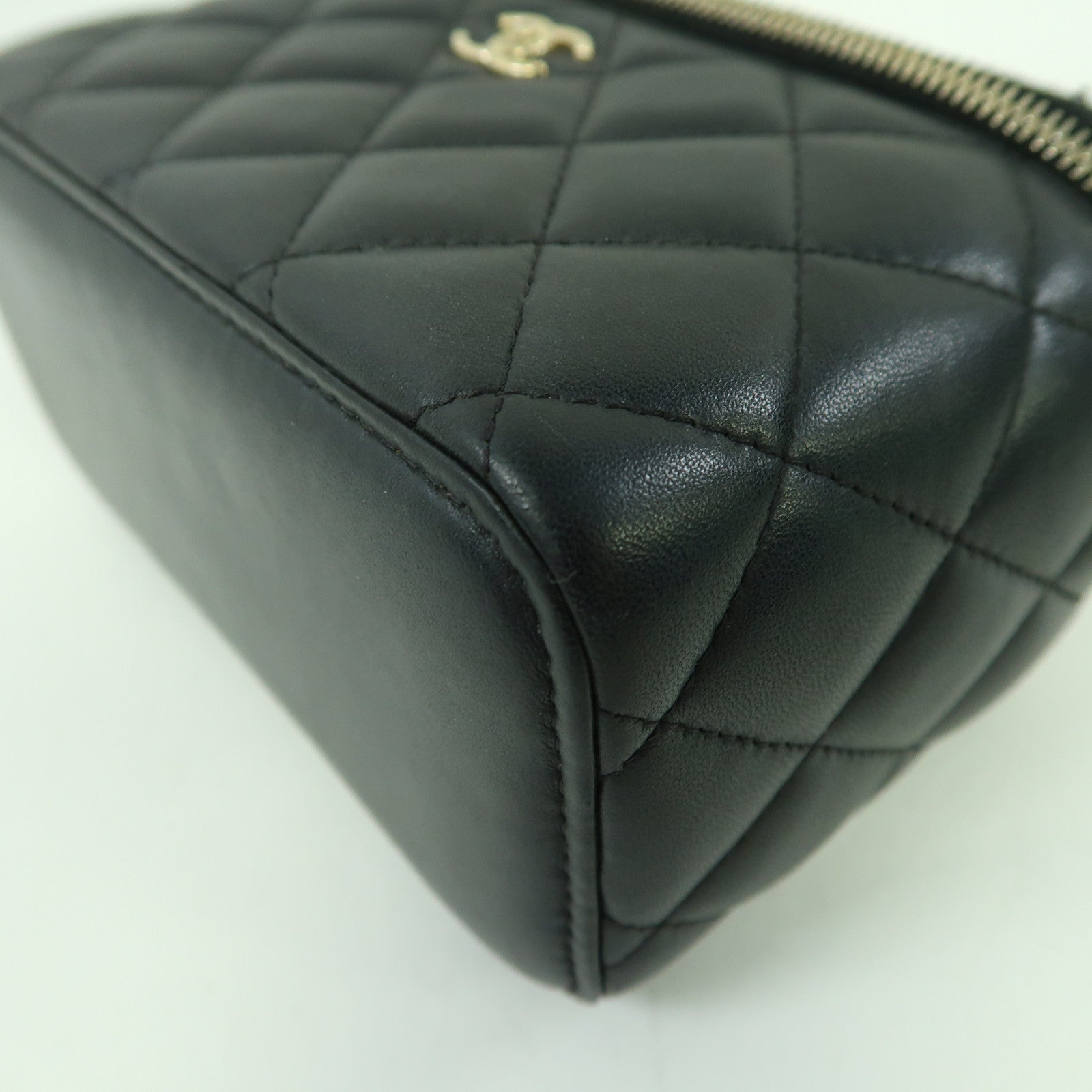 CHANEL 菱格牛皮皮革Vanity Case金扣手挽肩背兩用袋黑色