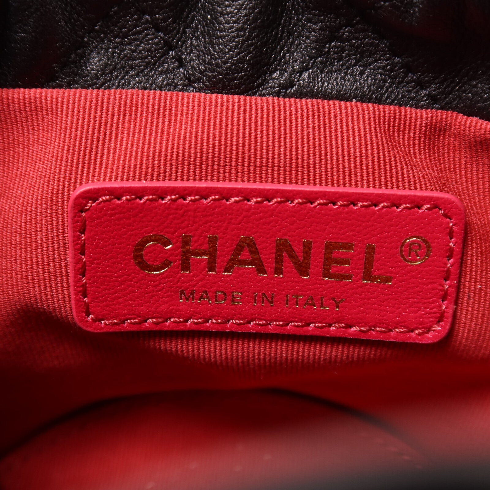 CHANEL 牛皮皮革Mini Pearl Bucket Bag金扣肩背袋