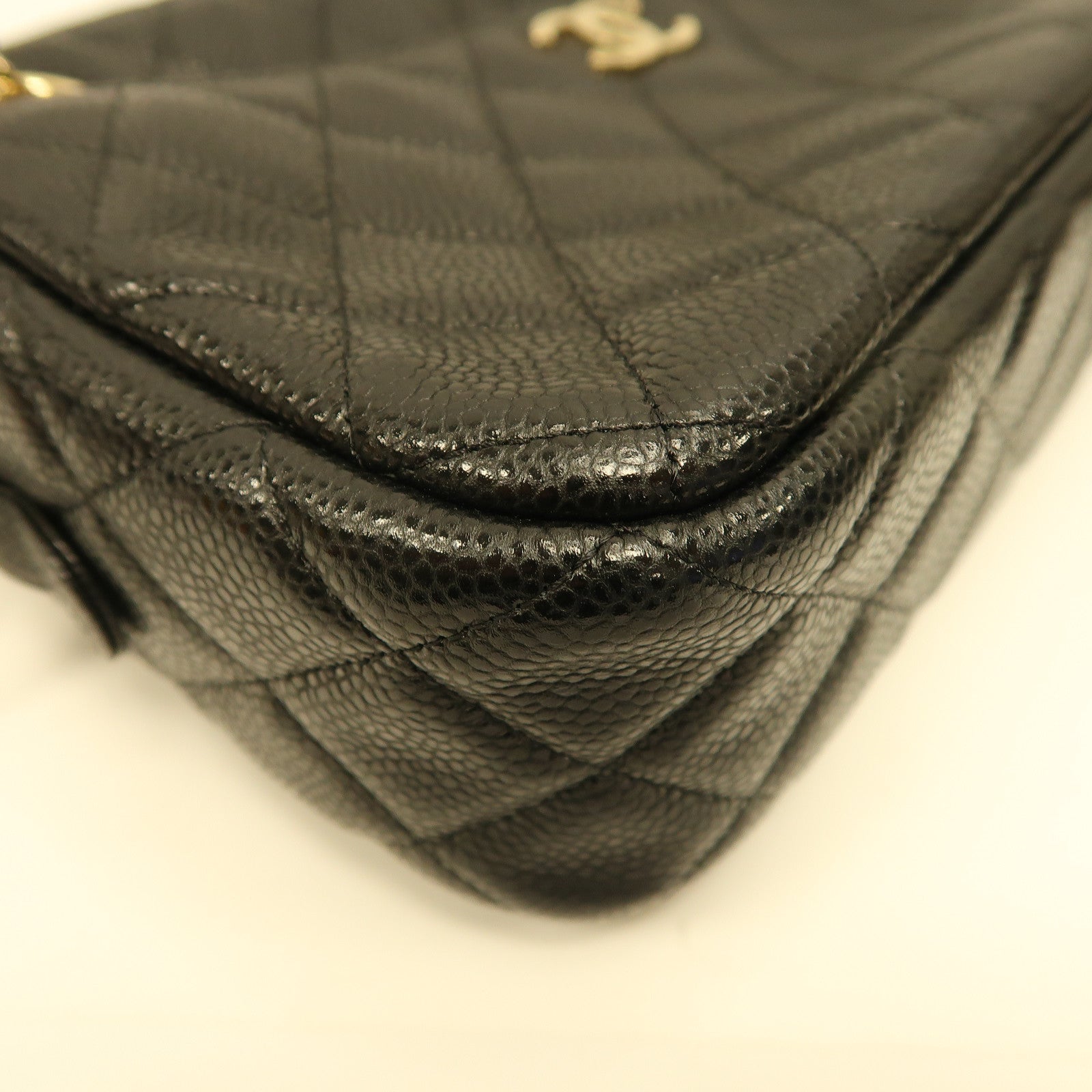 CHANEL 菱格Caviar皮革Chain Shoulder金扣鏈帶肩背袋黑色