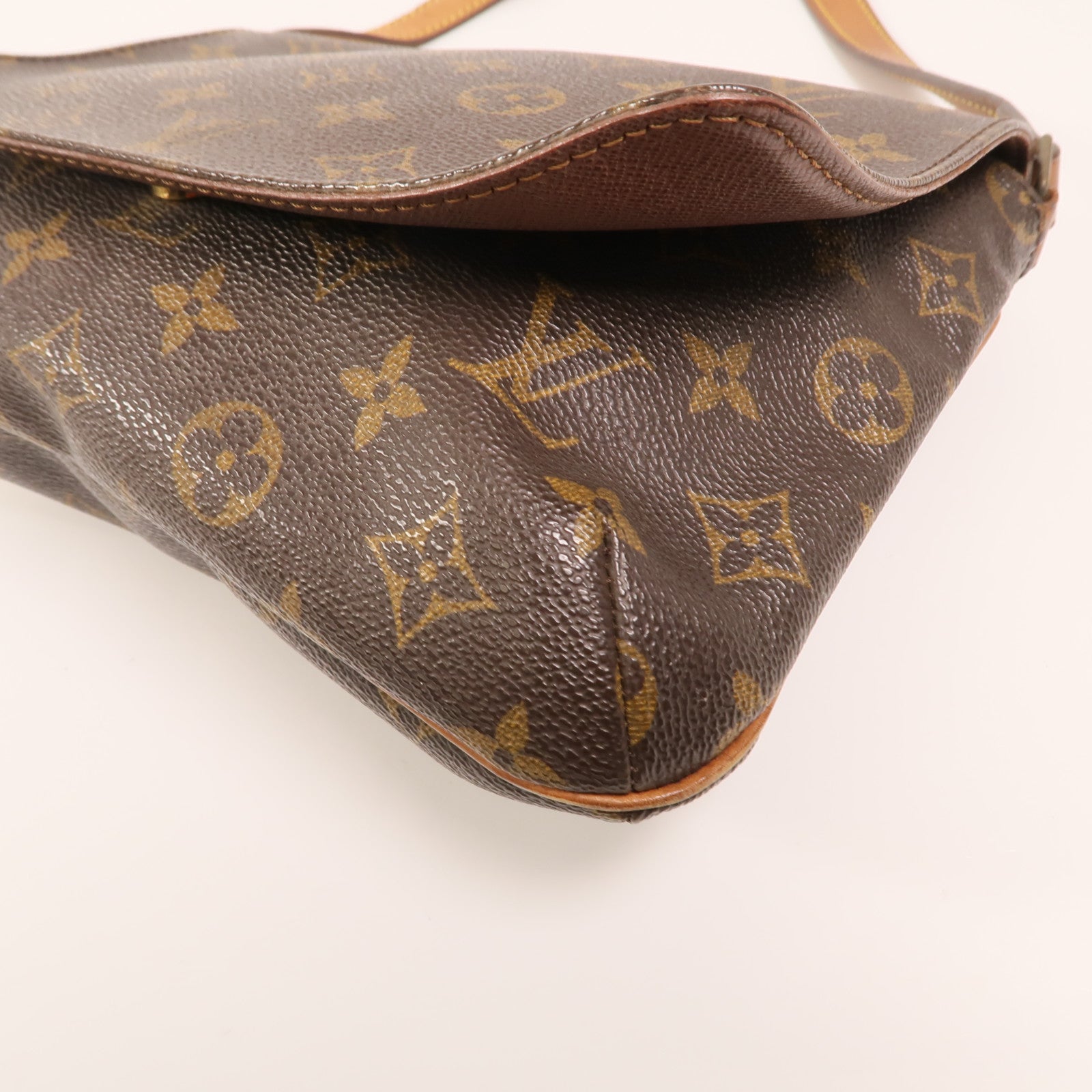 LOUIS VUITTON Monogram Musette Tango金扣肩背袋