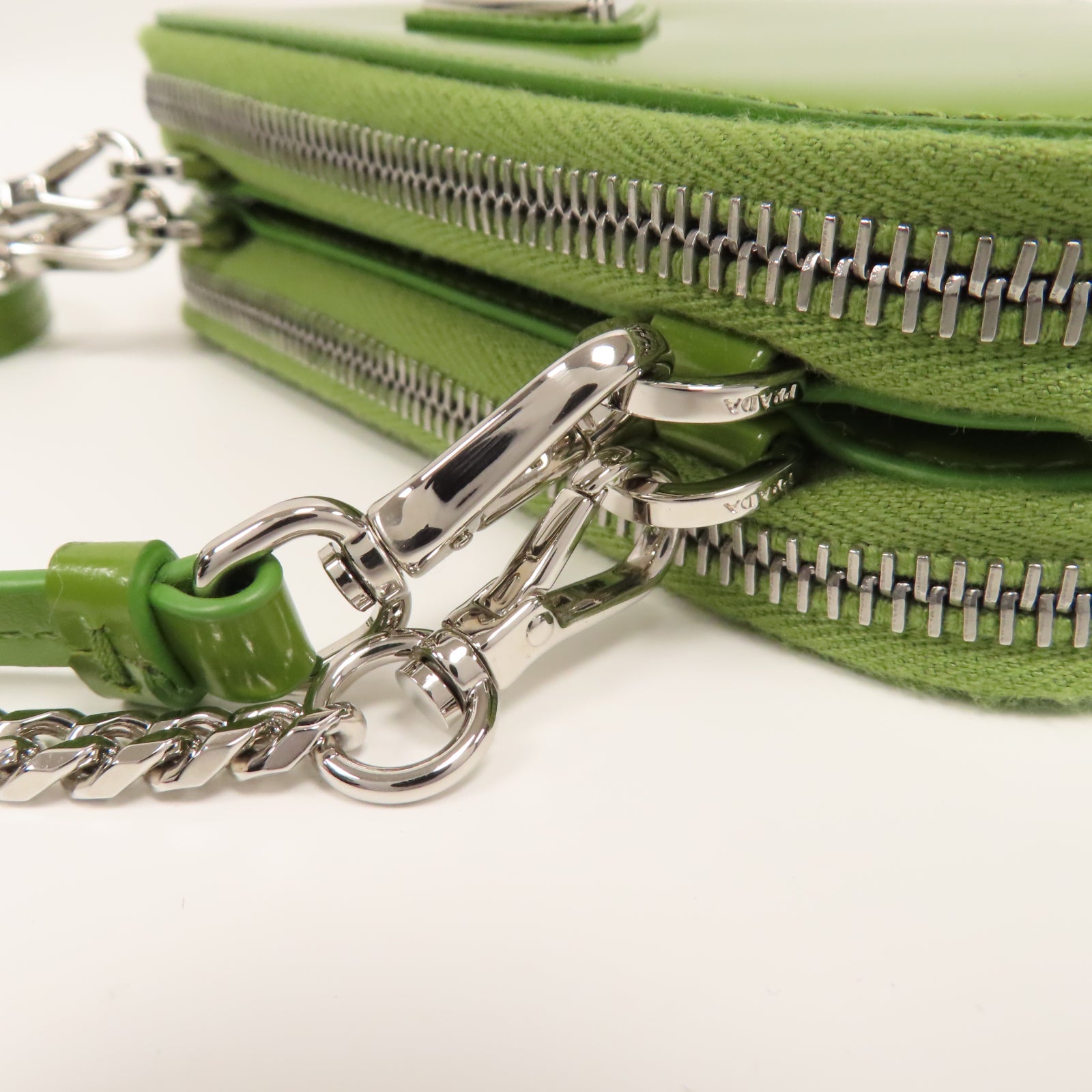PRADA 牛皮皮革Mini Contenitori銀扣鏈帶手挽肩背兩用袋綠色