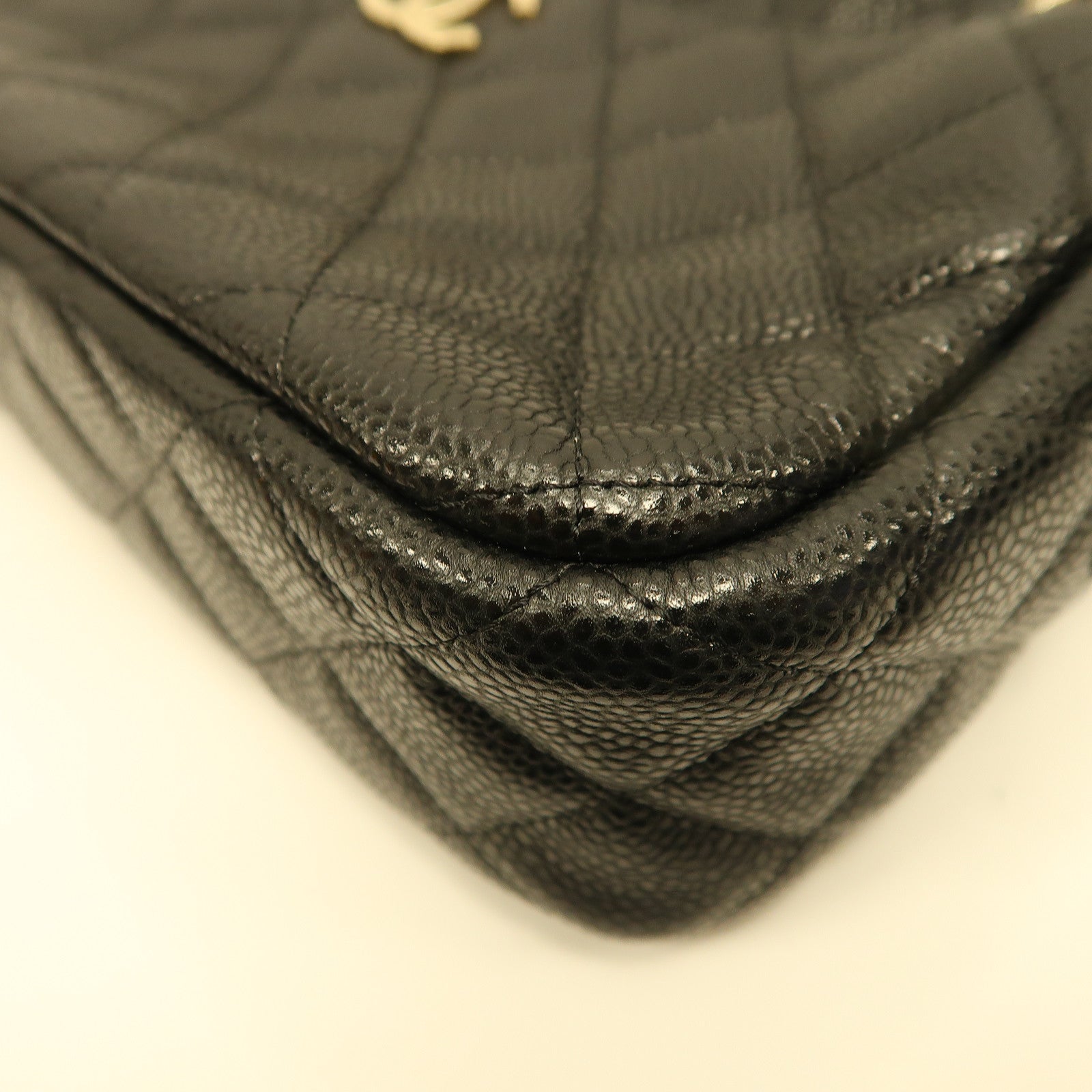 CHANEL 菱格Caviar皮革Chain Shoulder金扣鏈帶肩背袋黑色