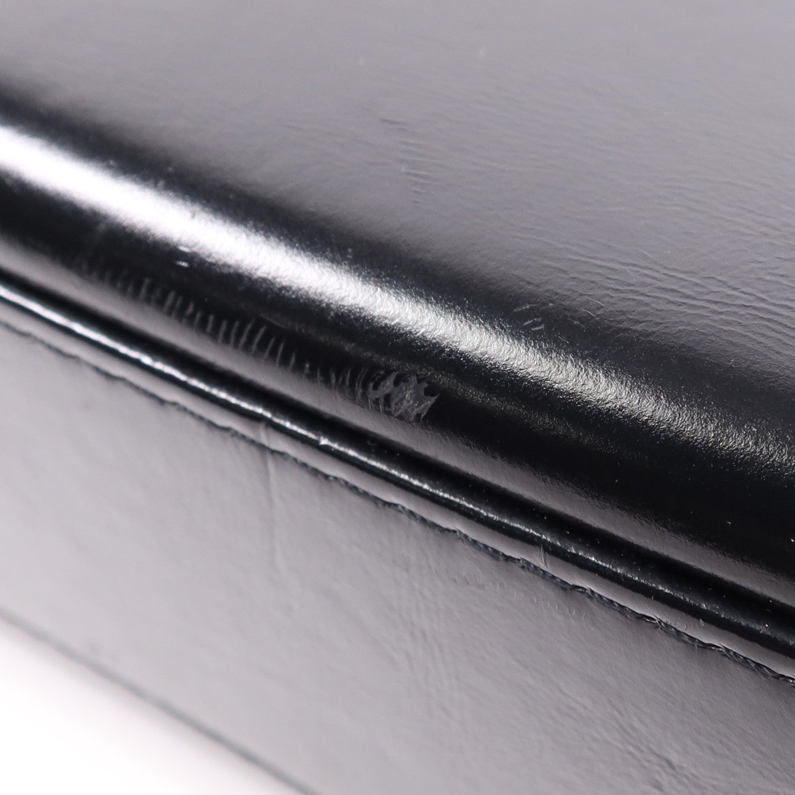 CHANEL 牛皮皮革Gabrielle Medium鏈帶肩背袋