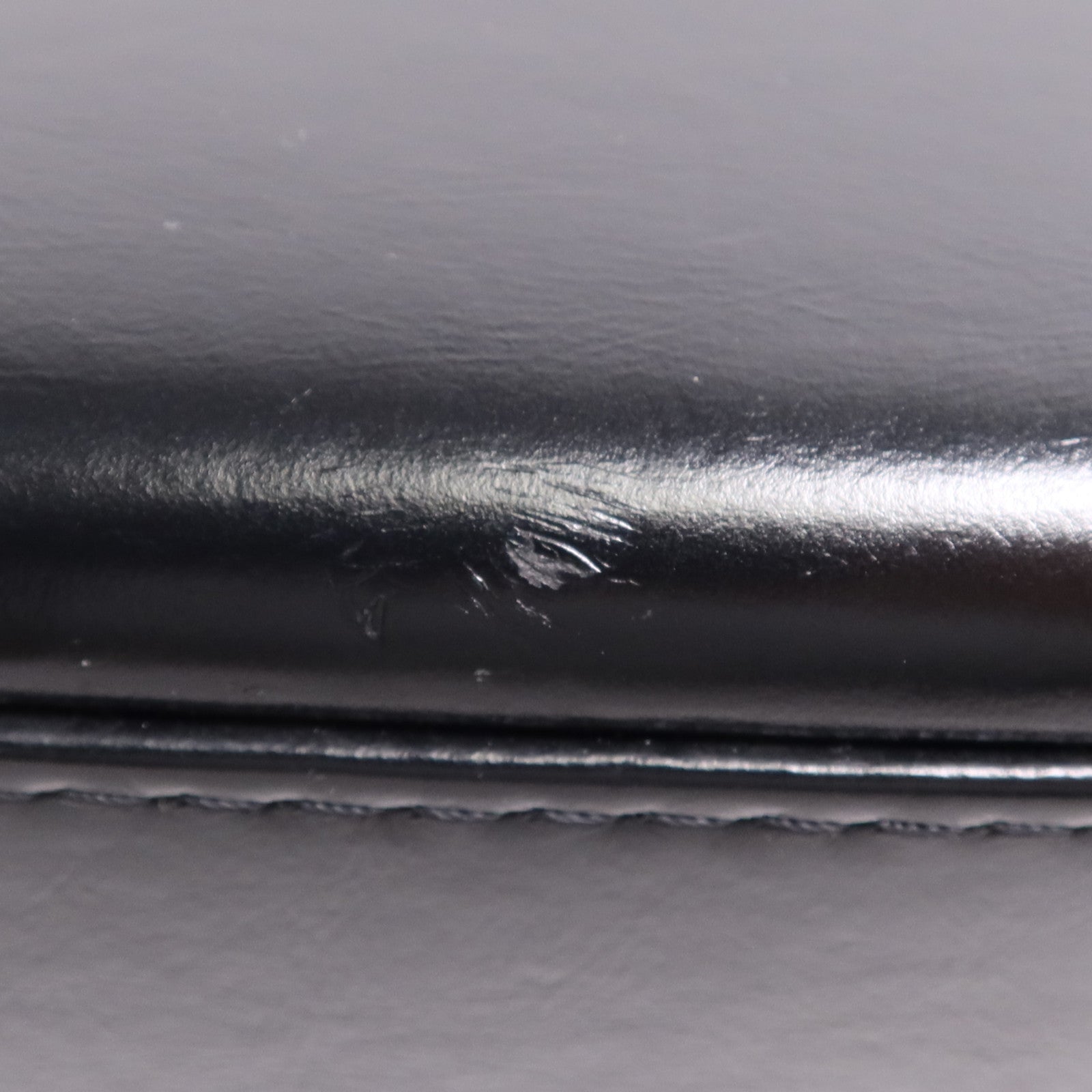 CHANEL 牛皮皮革Gabrielle Medium鏈帶肩背袋