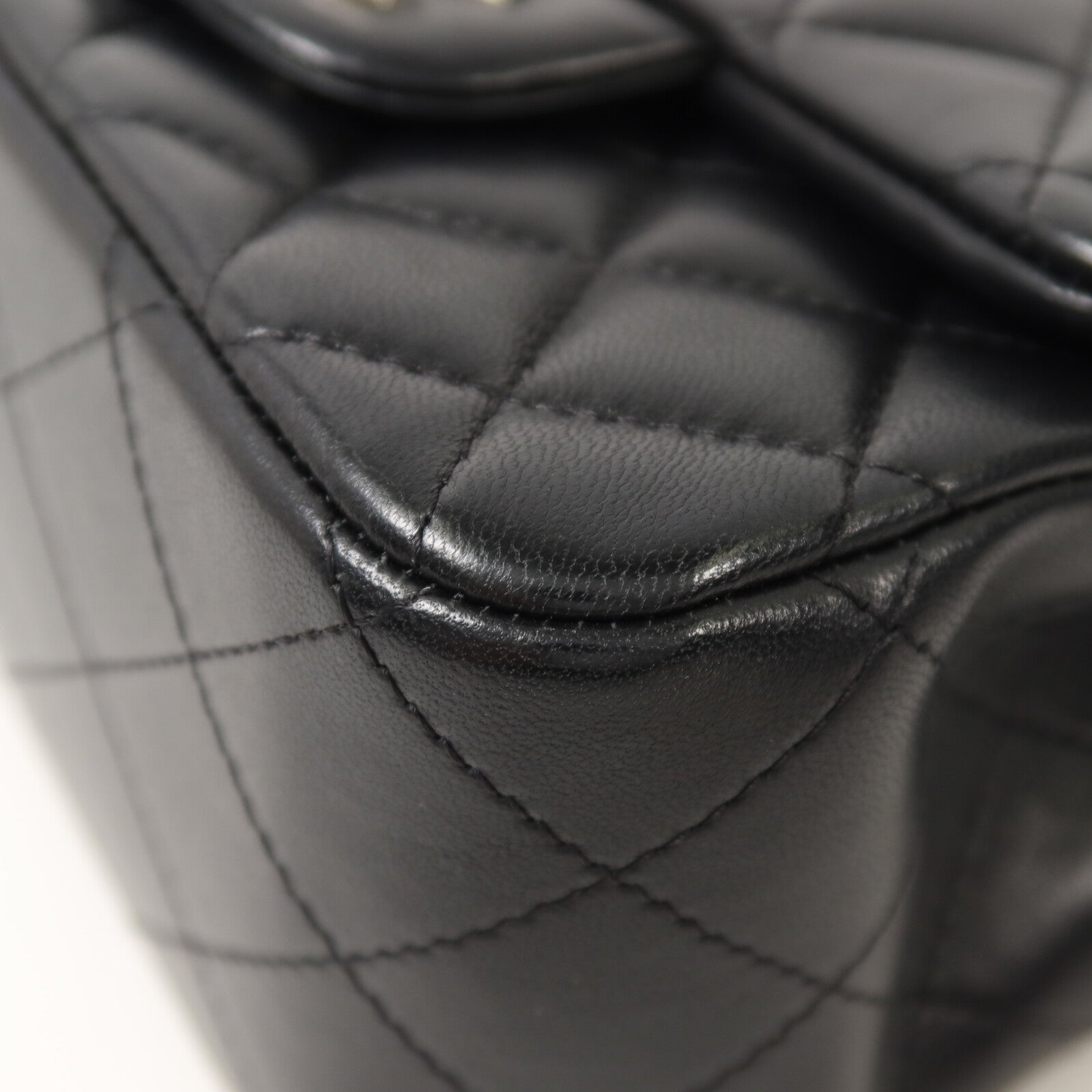 CHANEL 羊皮皮革Mini Classic 17鏈帶肩背袋