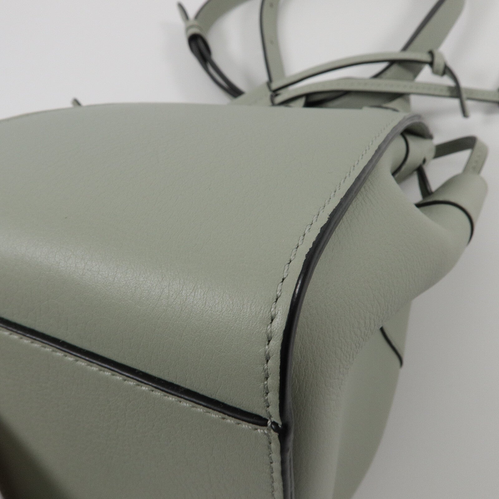 LOEWE 牛皮皮革Mini Hammock Drawstring手挽肩背兩用袋
