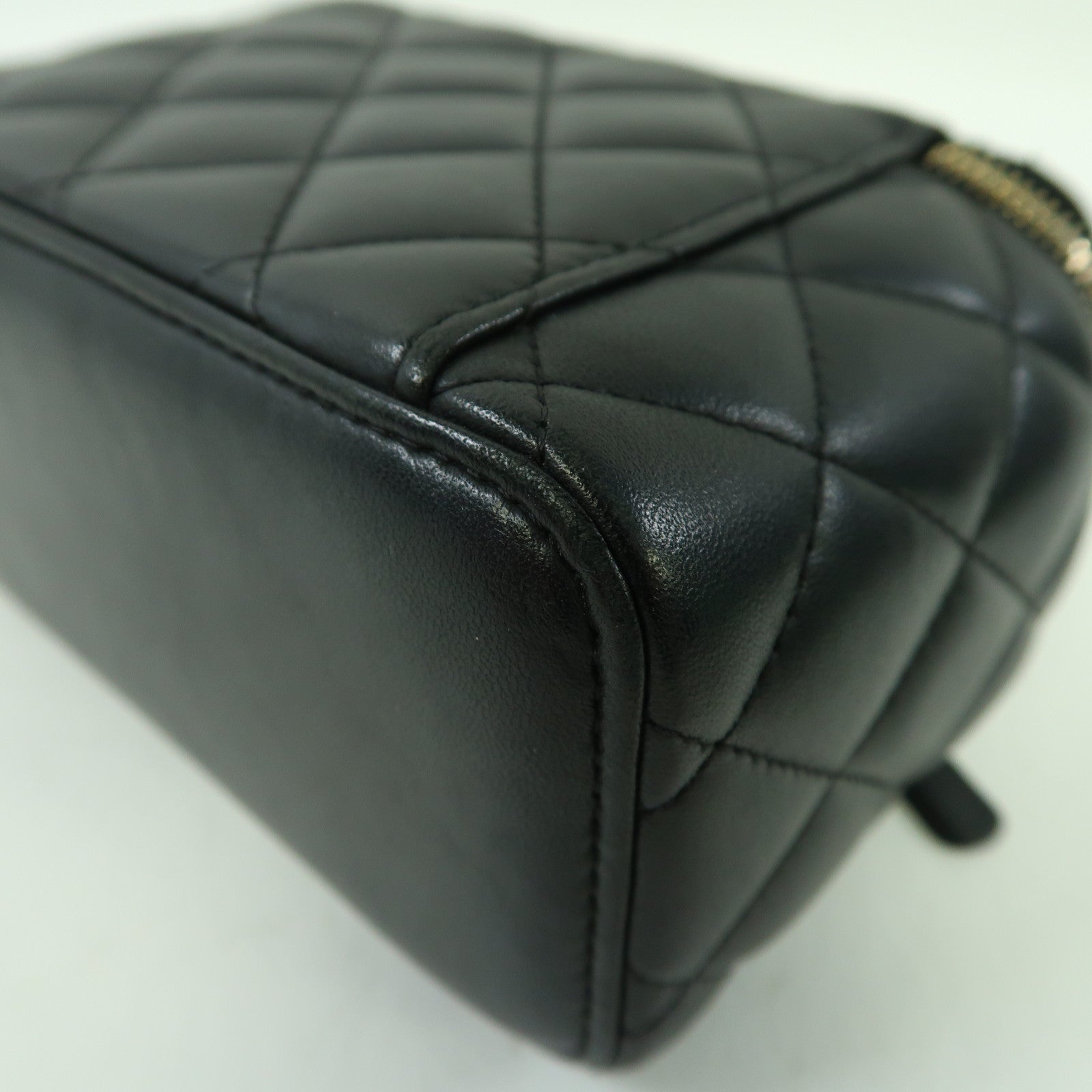 CHANEL 菱格牛皮皮革Vanity Case金扣手挽肩背兩用袋黑色