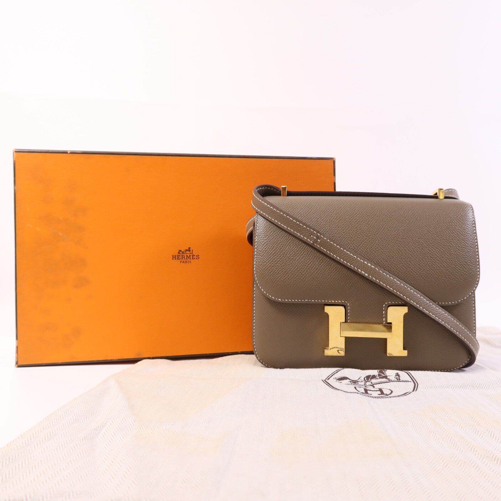 HERMES 【激減優惠】Epsom皮革Constance Mini金扣手挽肩背兩用袋Etoupe