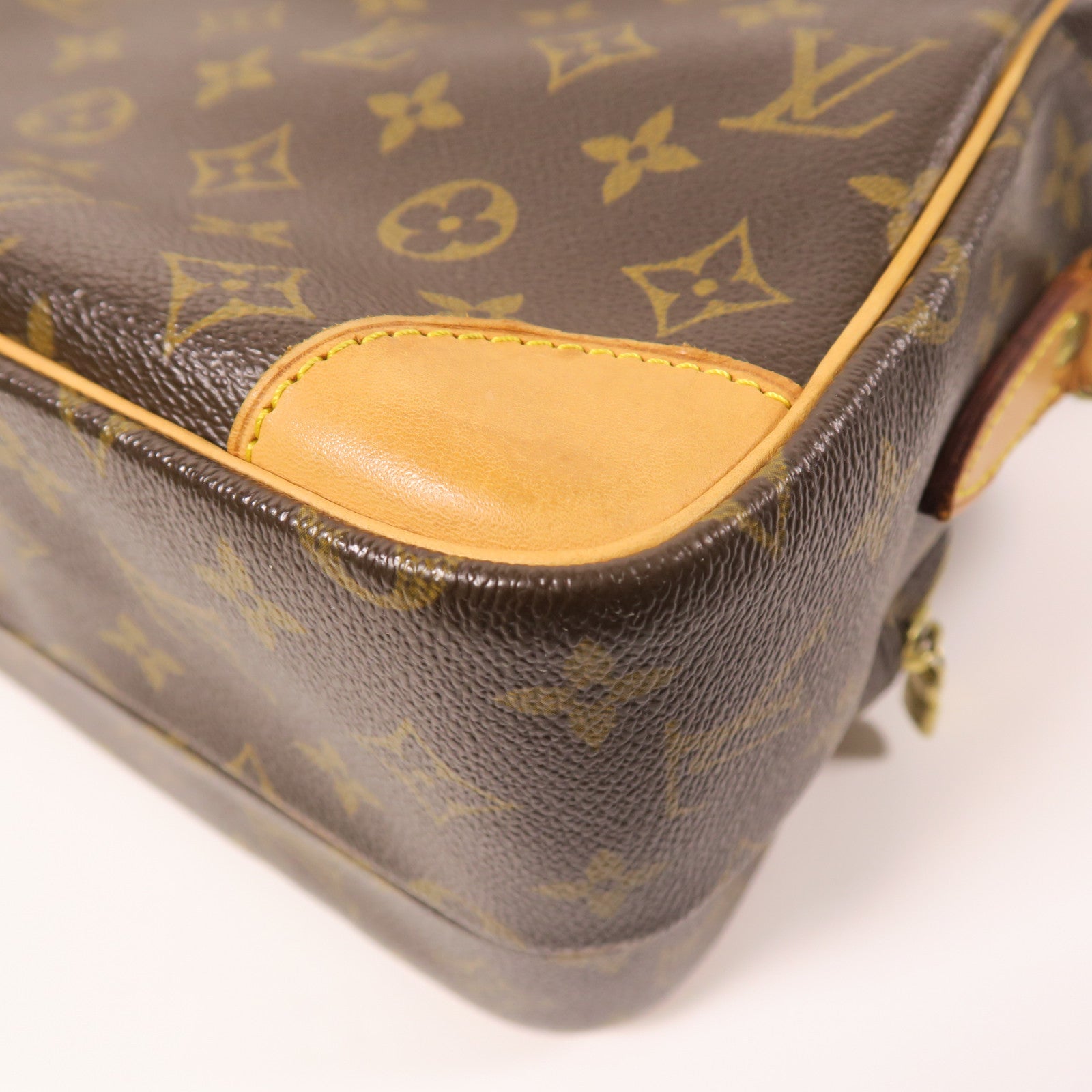 LOUIS VUITTON【激減優惠】 Monogram Nile金扣肩背袋