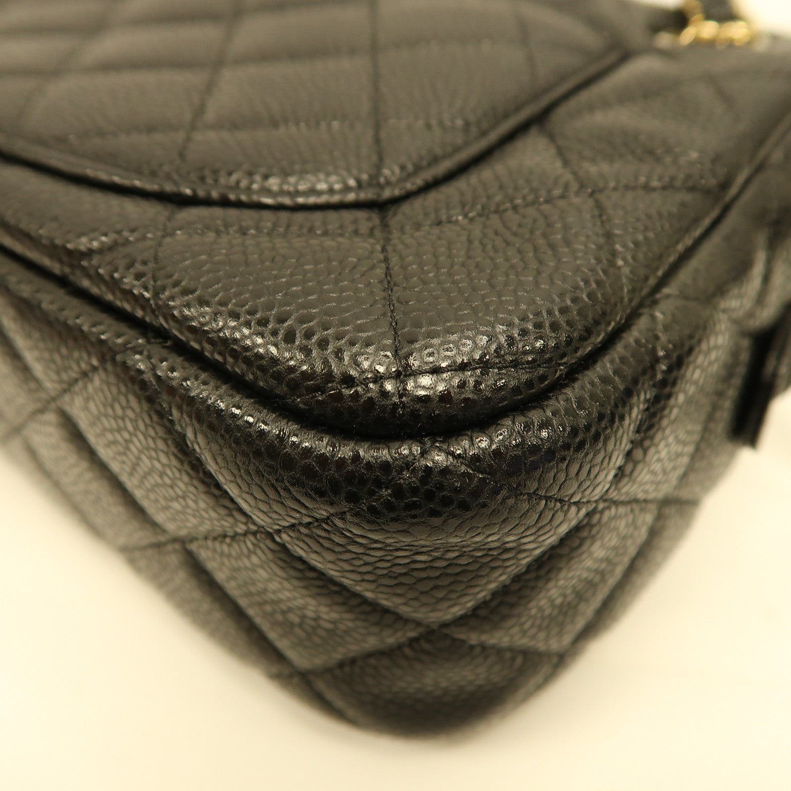 CHANEL 菱格Caviar皮革Chain Shoulder金扣鏈帶肩背袋黑色
