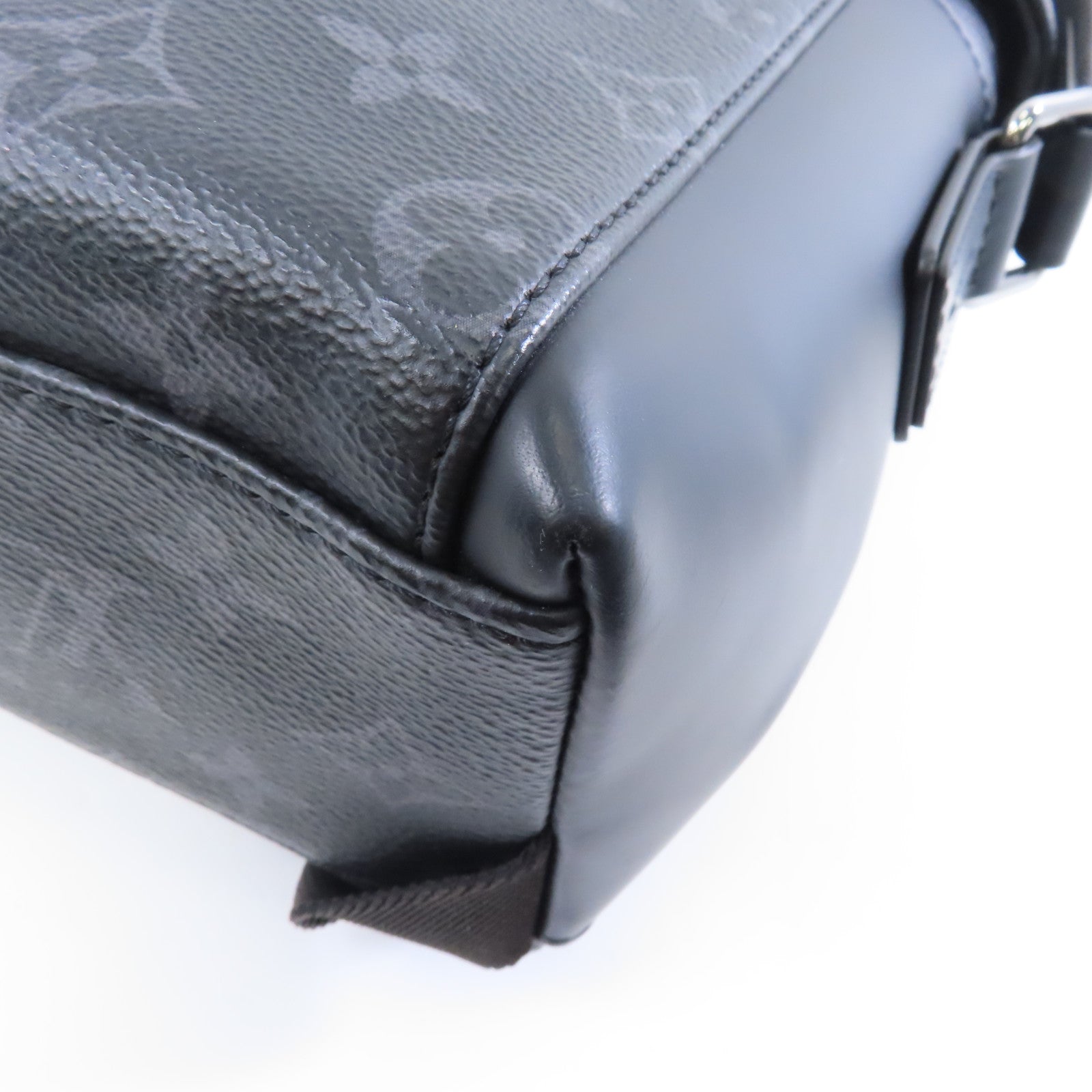 LOUIS VUITTON Monogram Eclipse Messenger PM Voyager銀扣肩背袋黑色