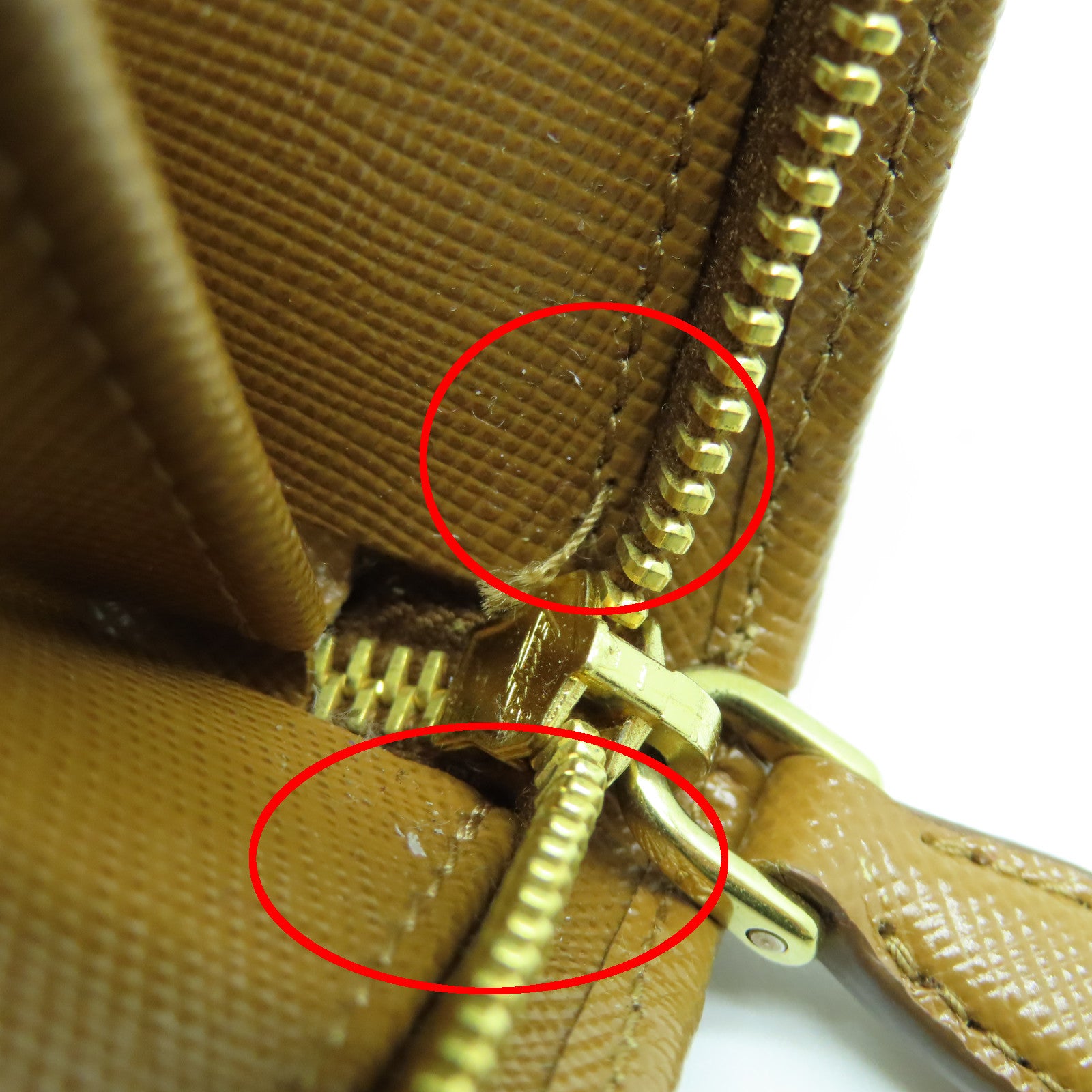 PRADA 牛皮皮革Wallet金扣钱包棕色