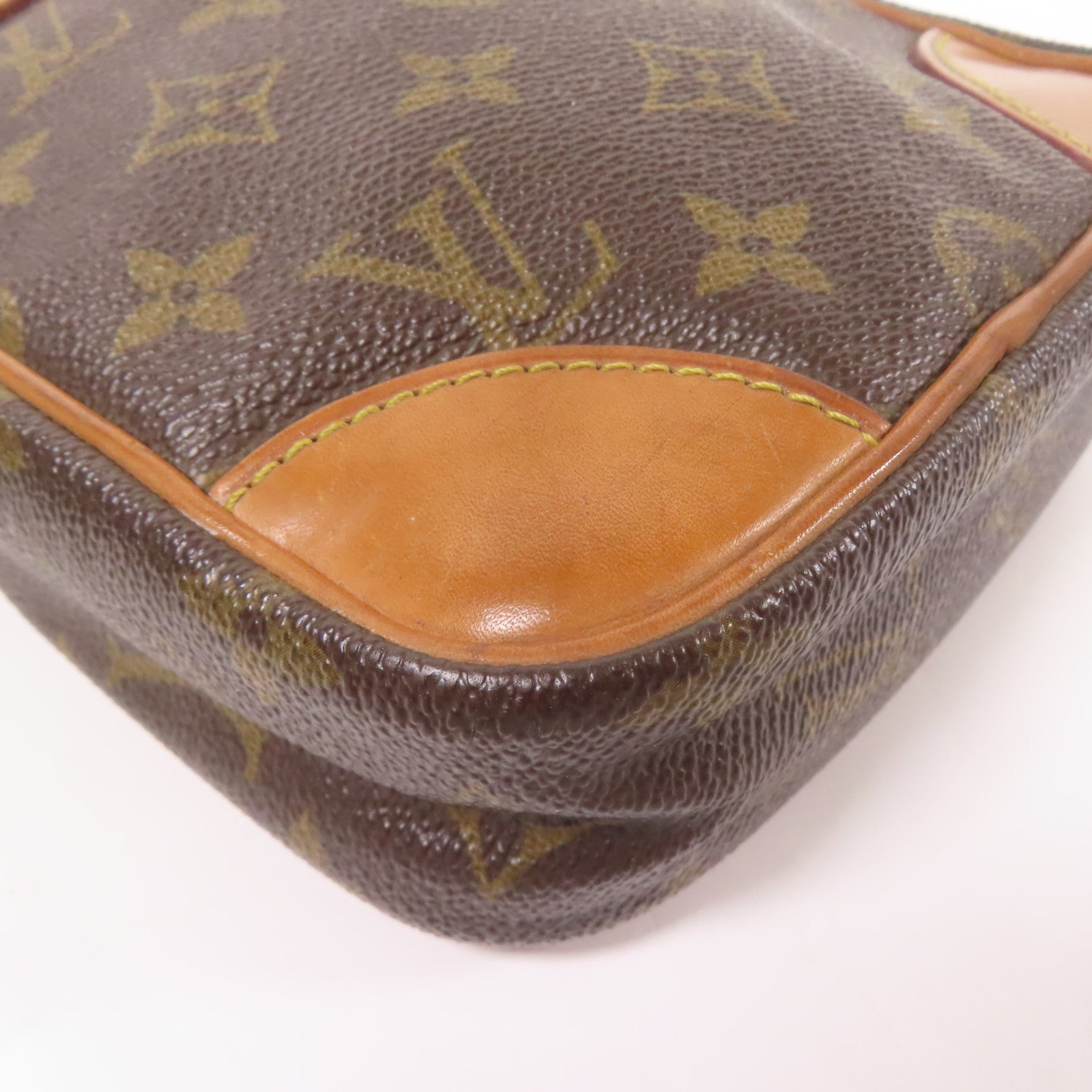 LOUIS VUITTON Monogram Danube金扣肩背袋