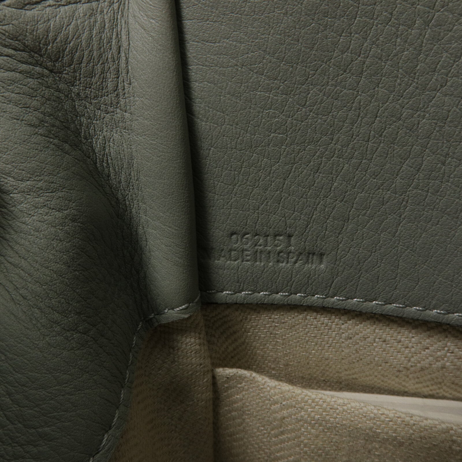 LOEWE 牛皮皮革Mini Hammock Drawstring手挽肩背兩用袋