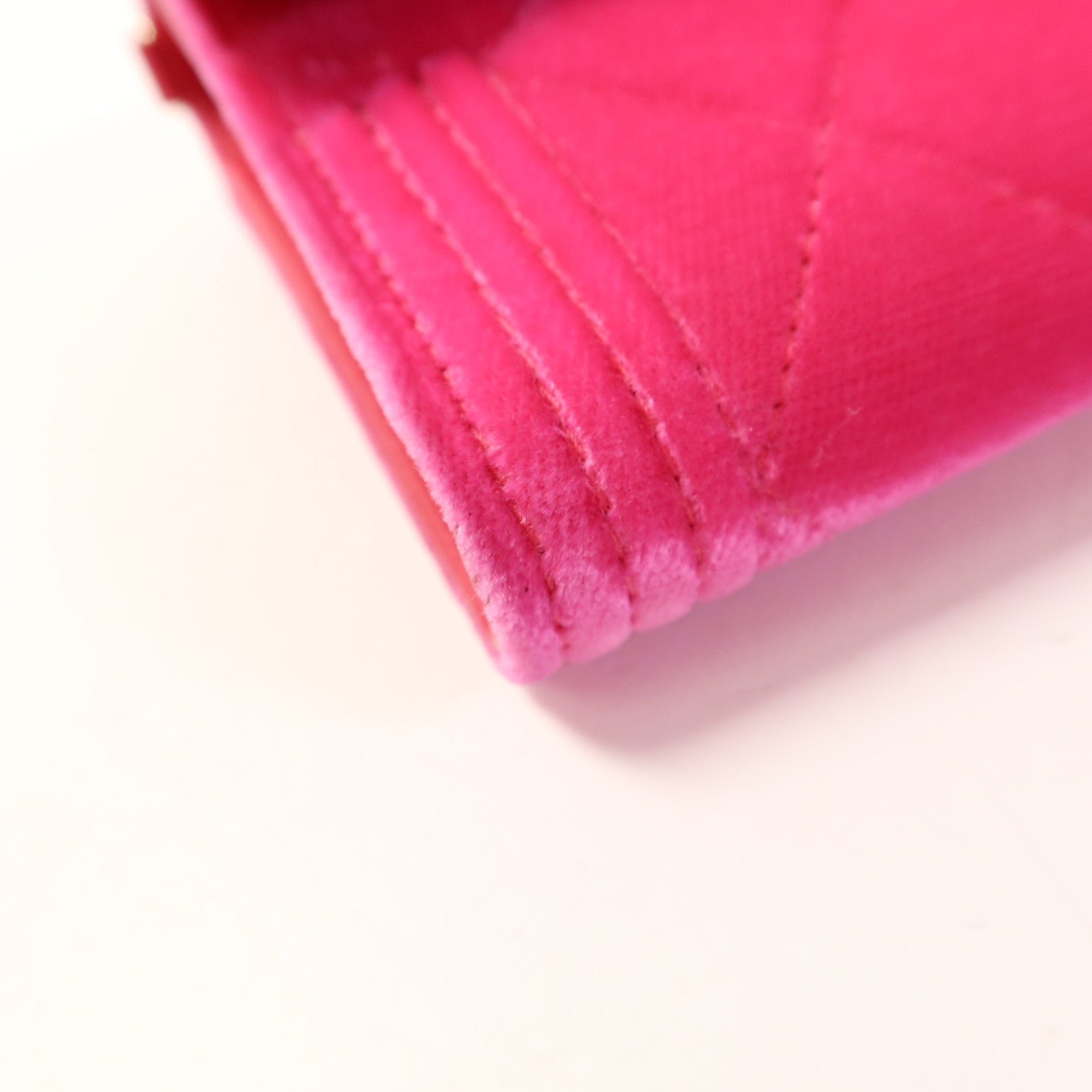 CHANEL 天鵝絨Boy WOC Wallet On Chain銀扣肩背袋