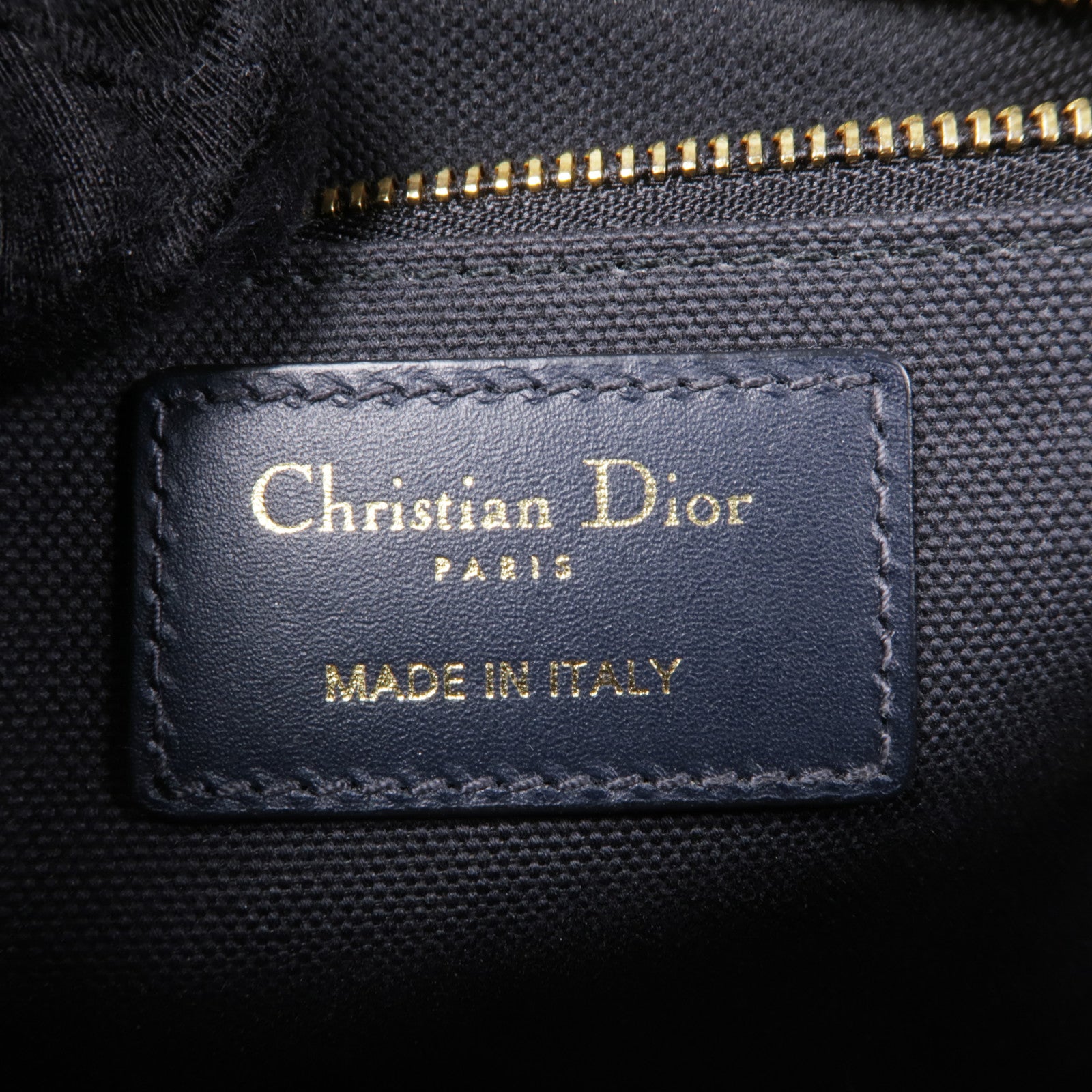 Dior 帆布30 Montaigne金扣肩背袋