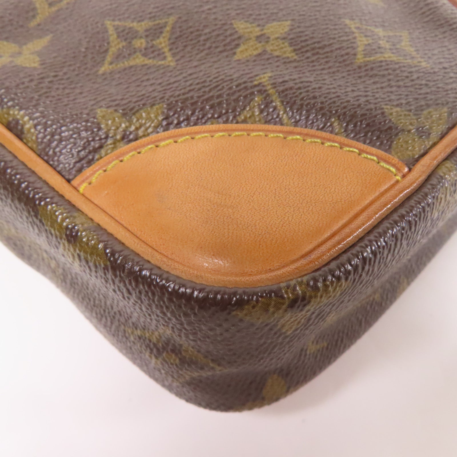 LOUIS VUITTON Monogram Danube金扣肩背袋