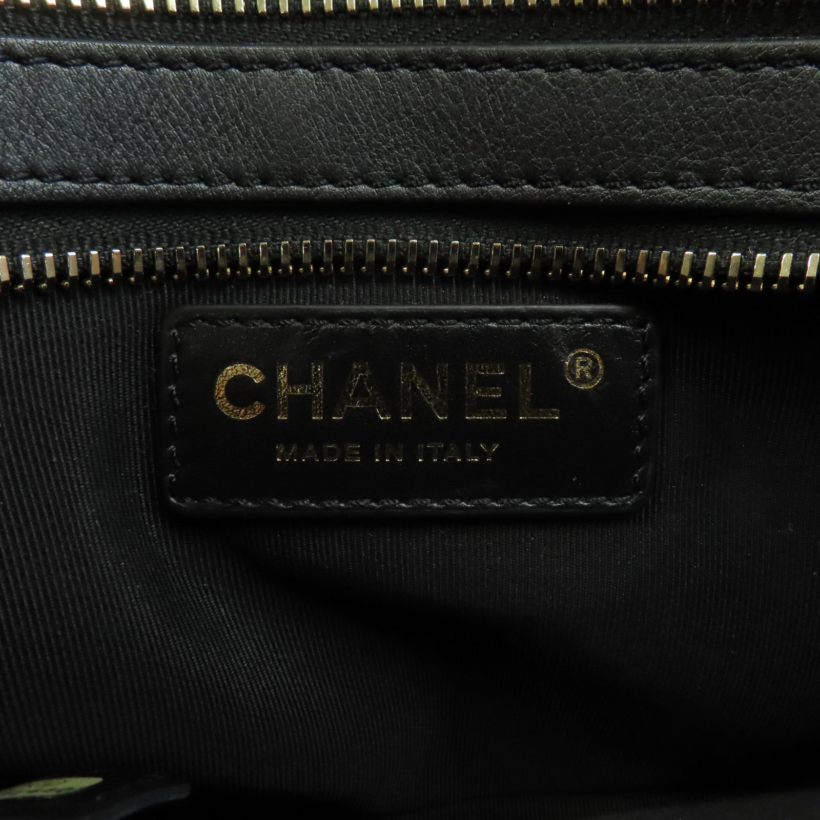 CHANEL 菱格牛皮皮革Waist Bag金釦鏈帶肩背袋黑色