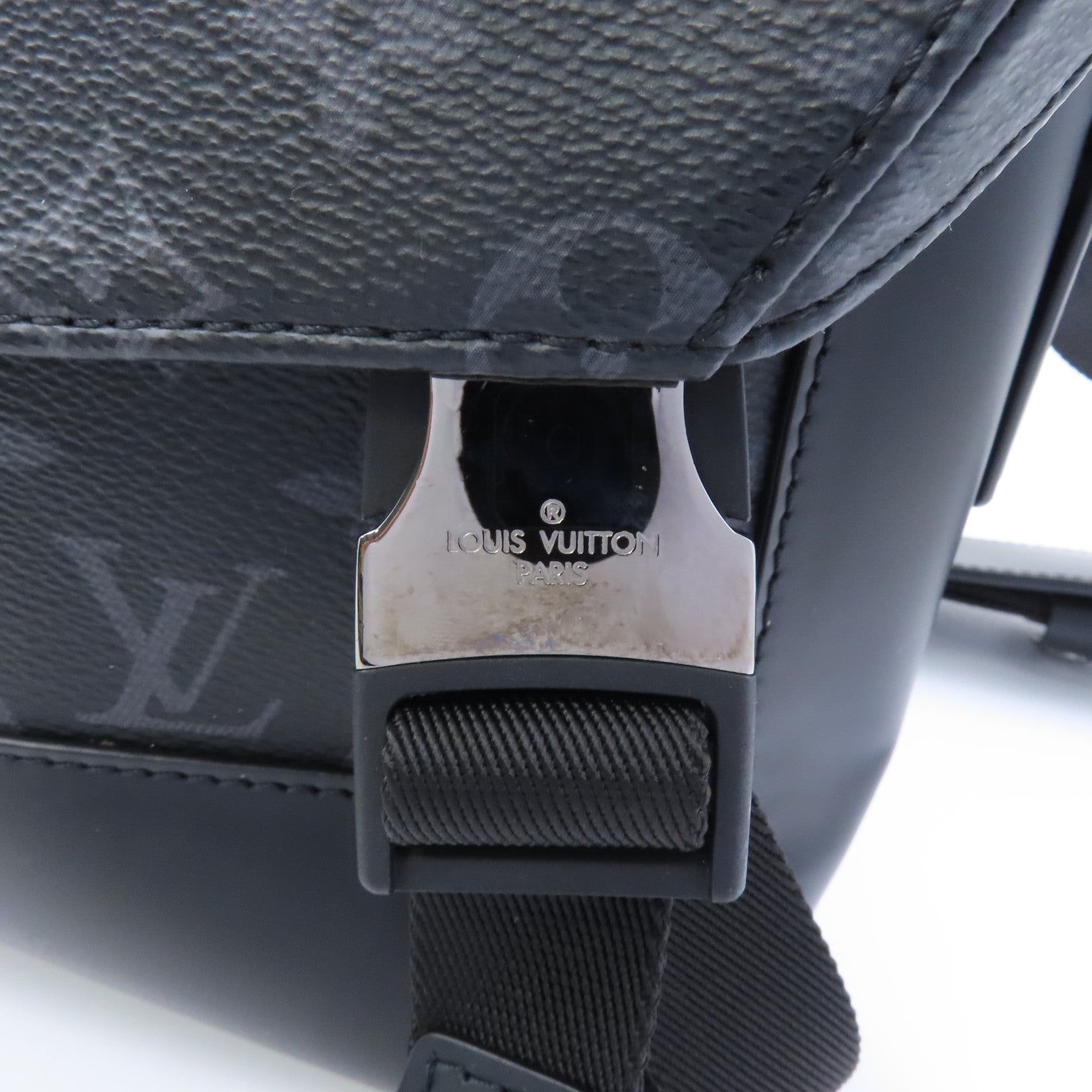 LOUIS VUITTON Monogram Eclipse Messenger PM Voyager銀扣肩背袋黑色