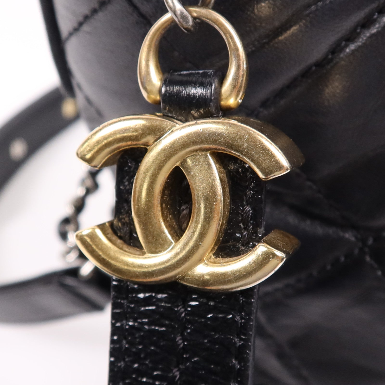 CHANEL 牛皮皮革Gabrielle Medium鏈帶肩背袋