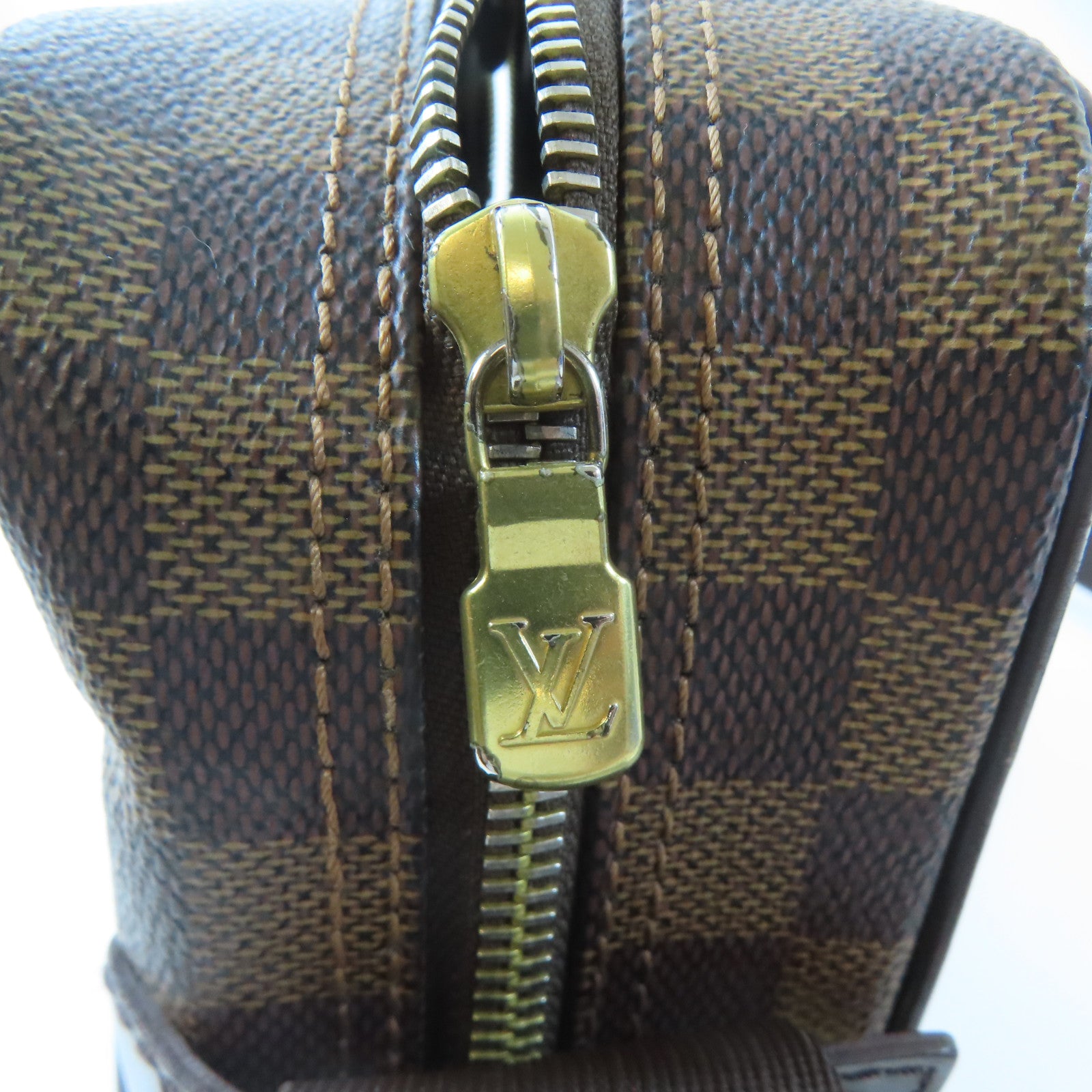 LOUIS VUITTON Damier Olav PM金扣肩背袋啡色
