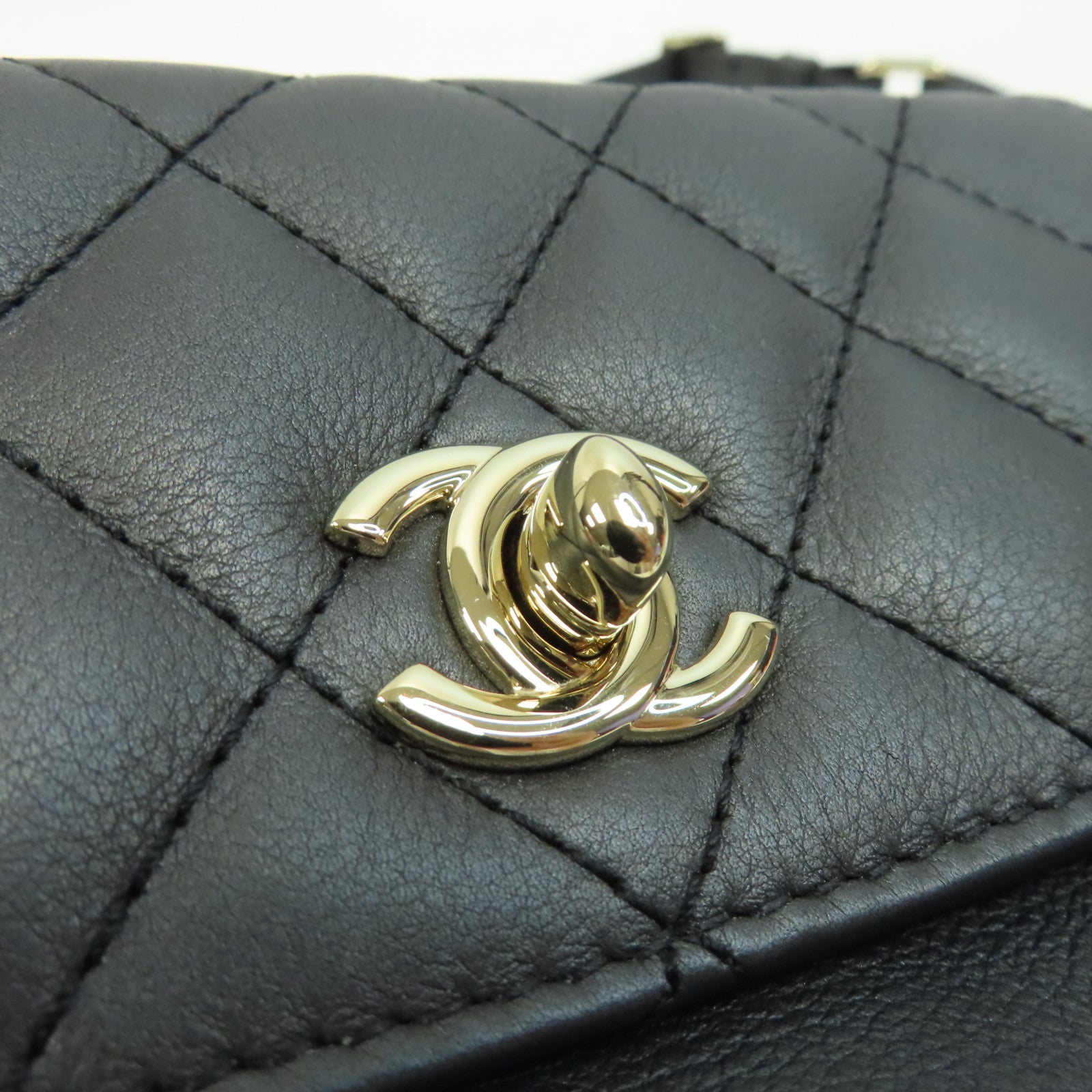 CHANEL 菱格牛皮皮革Waist Bag金釦鏈帶肩背袋黑色