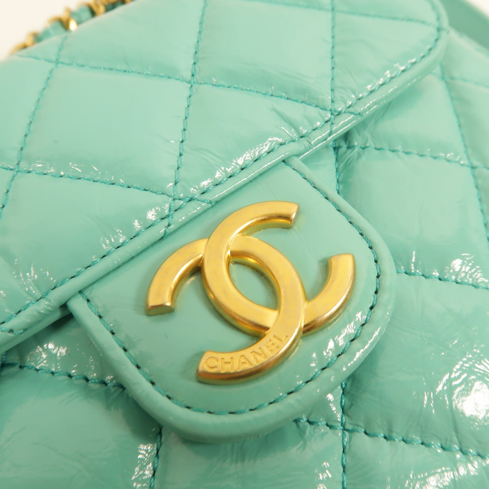CHANEL 牛皮皮革Wavy CC Hobo鏈帶肩背袋