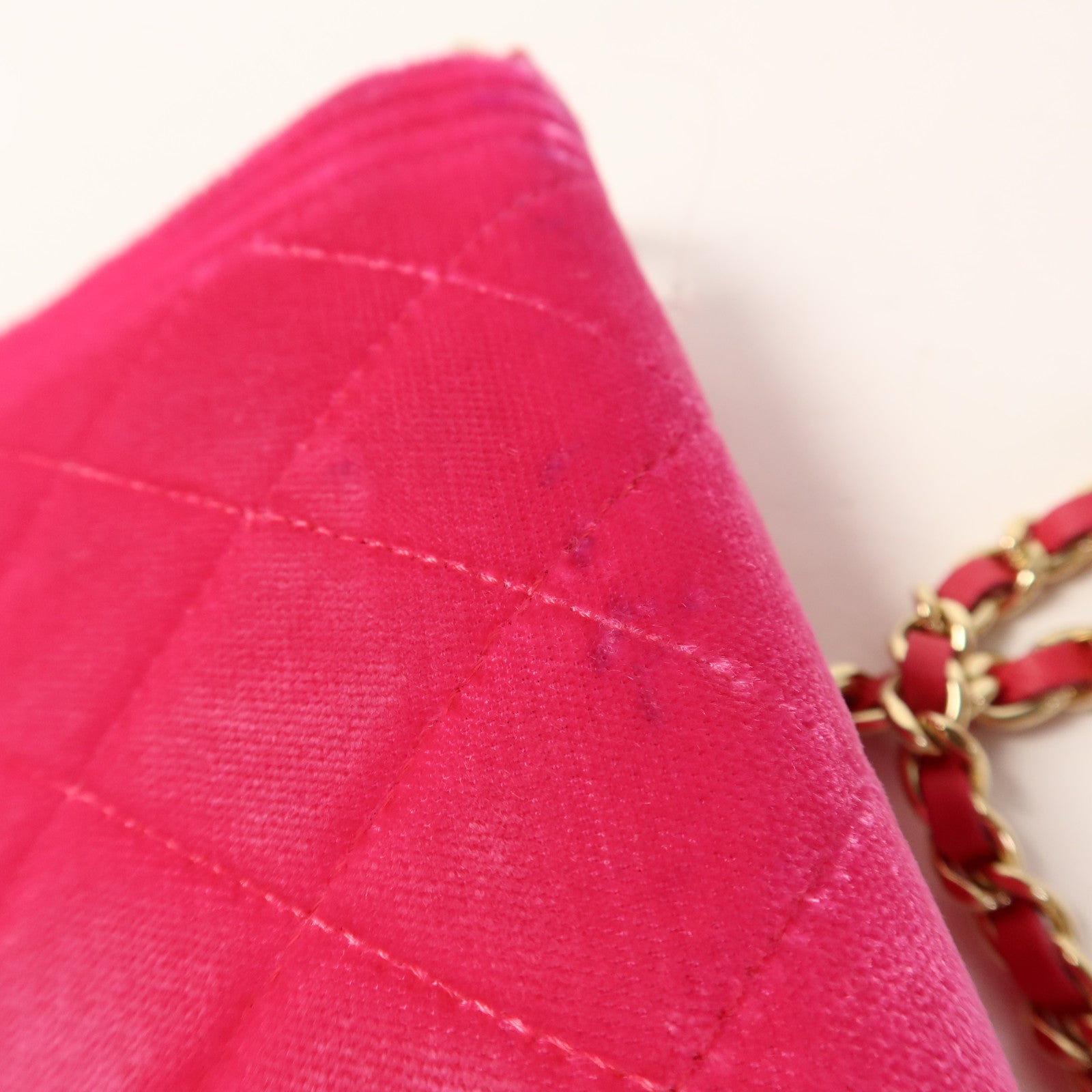 CHANEL 天鵝絨Boy WOC Wallet On Chain銀扣肩背袋